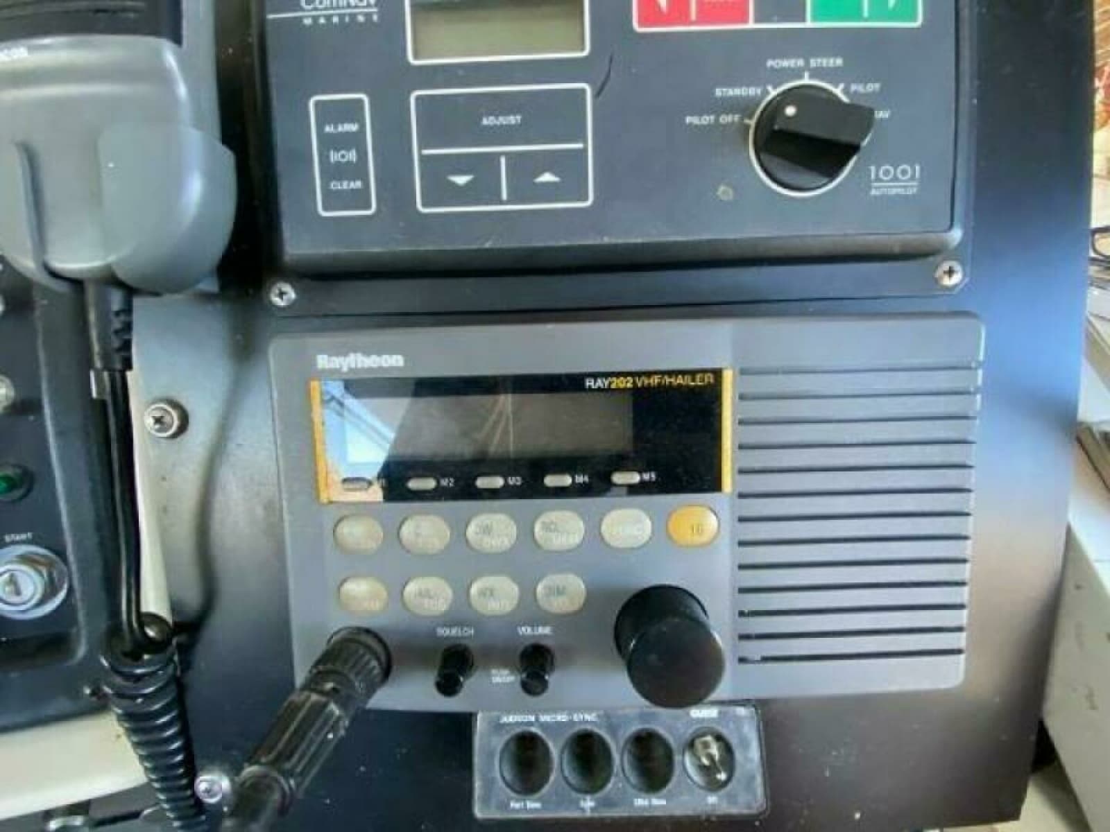 1970 Chris-Craft 42 Commander - Photo 24