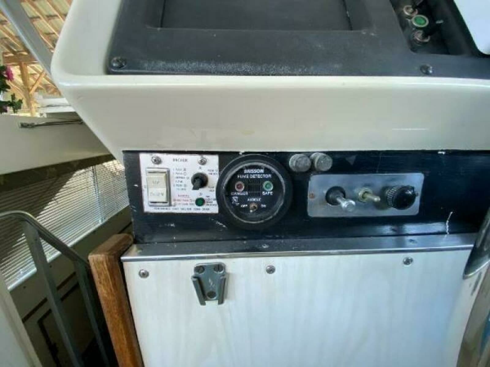 1970 Chris-Craft 42 Commander - Photo 27