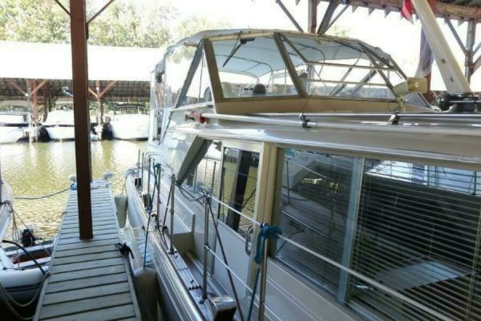 1970 Chris-Craft 42 Commander - Photo 14