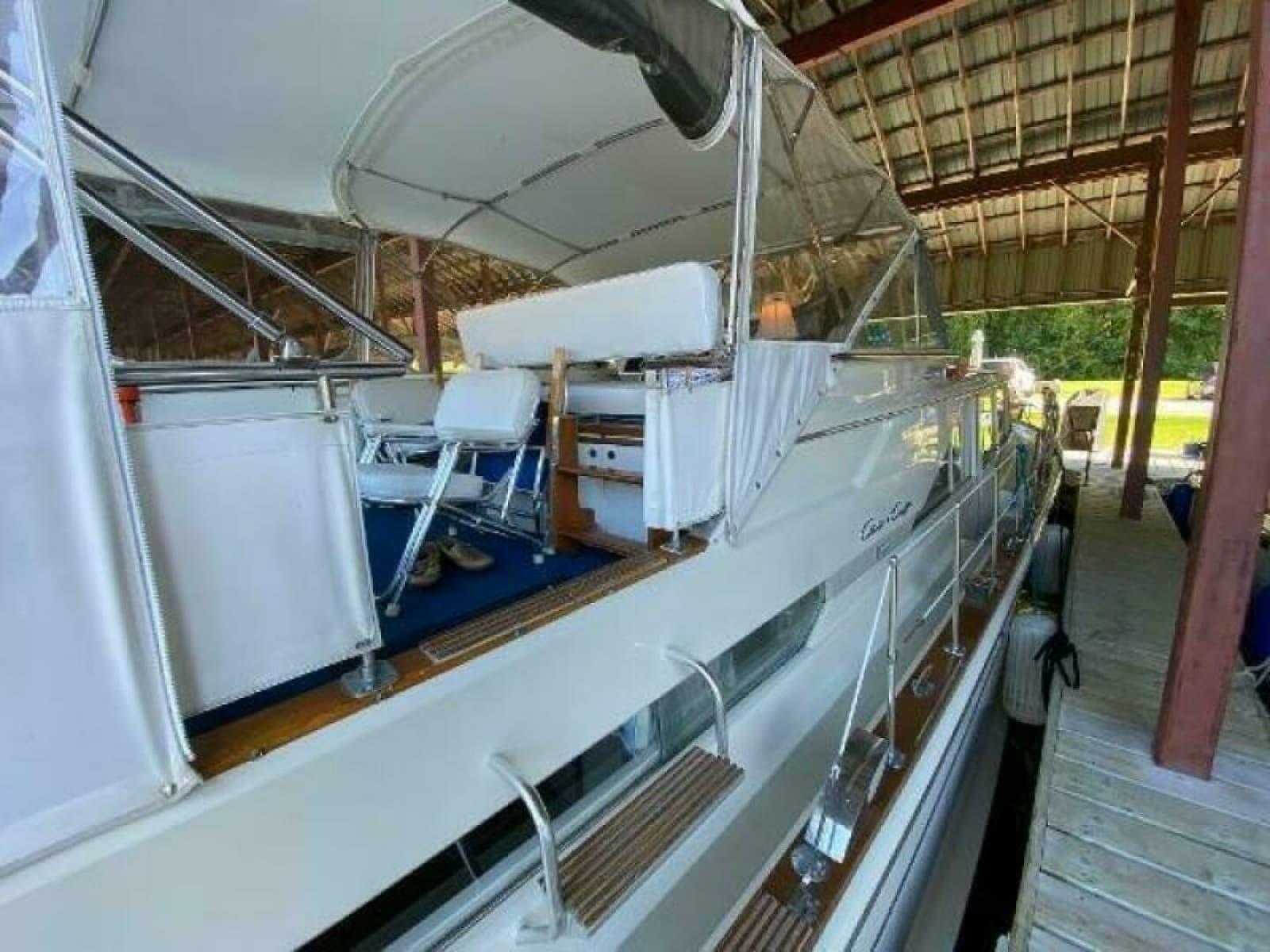1970 Chris-Craft 42 Commander - Photo 17