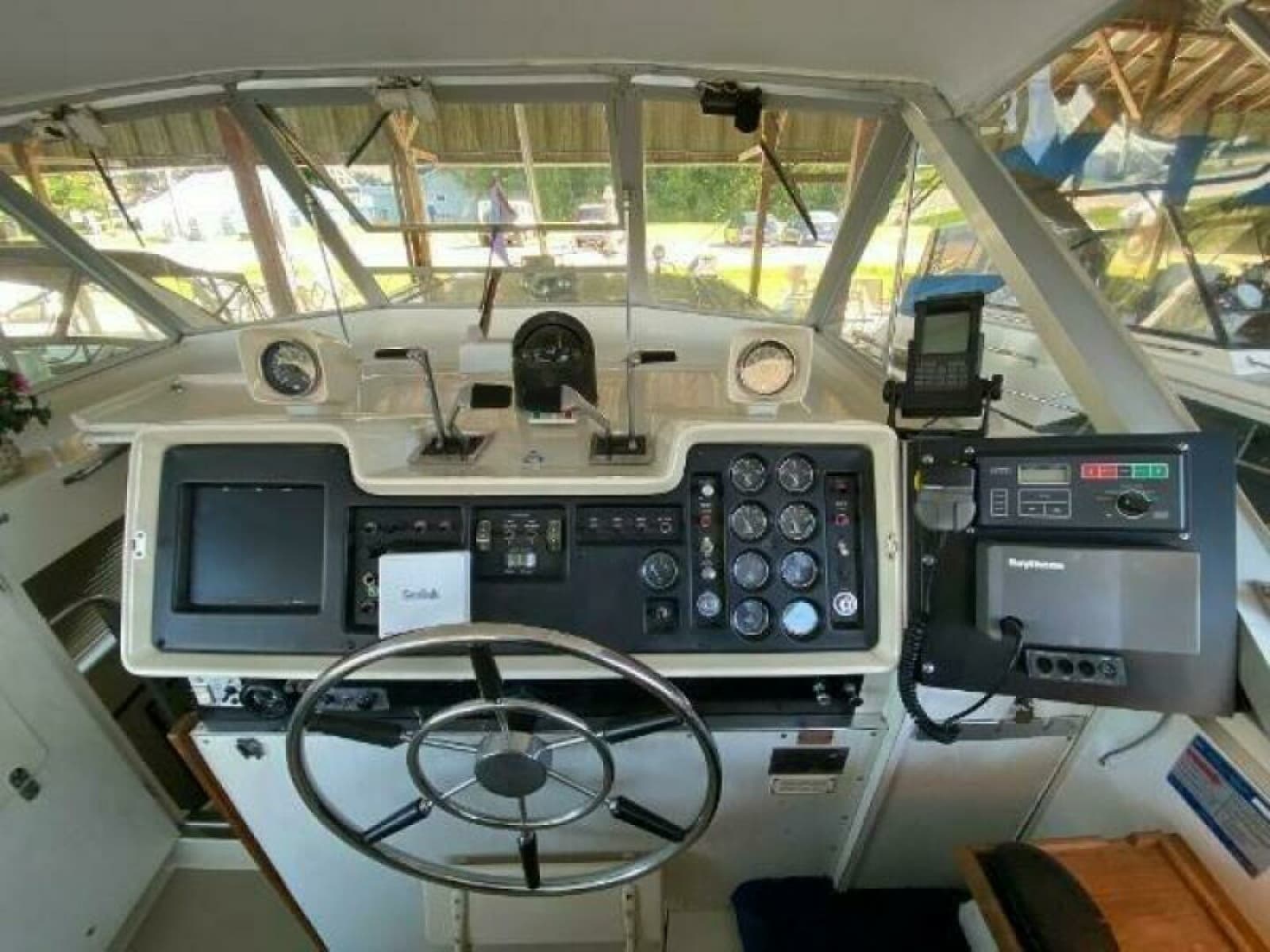 1970 Chris-Craft 42 Commander - Photo 22