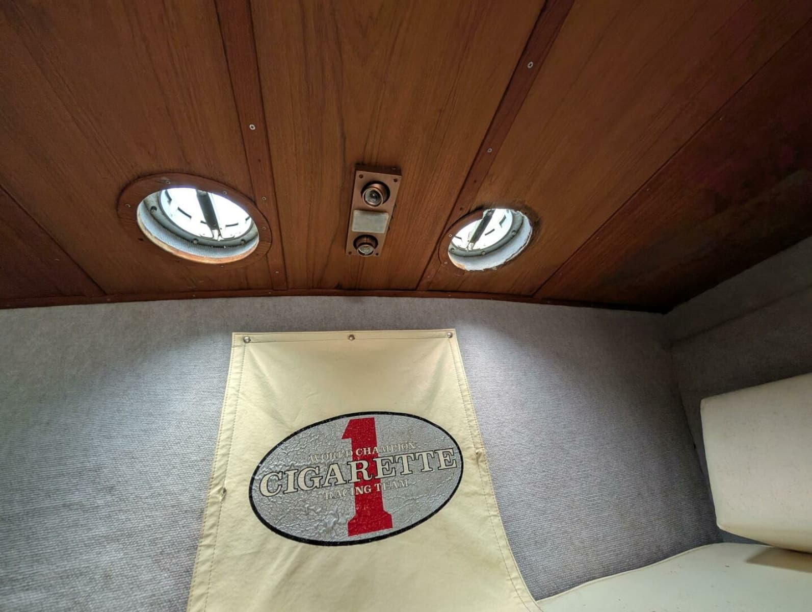 1978 Cigarette 36 - Photo 32