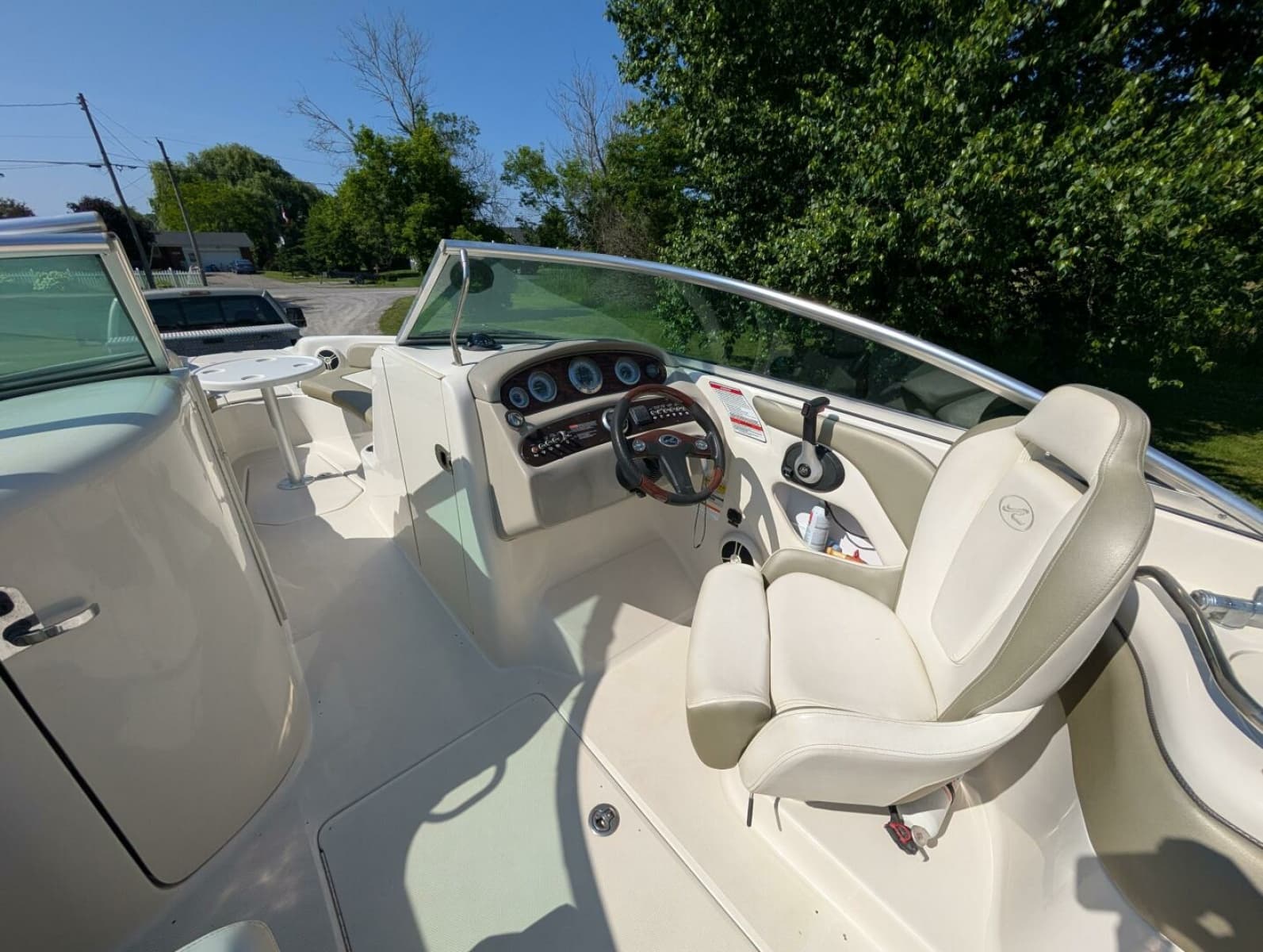 2007 Sea Ray 240 Sundeck - Photo 18