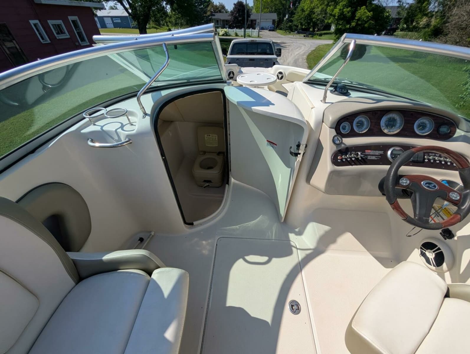 2007 Sea Ray 240 Sundeck - Photo 20