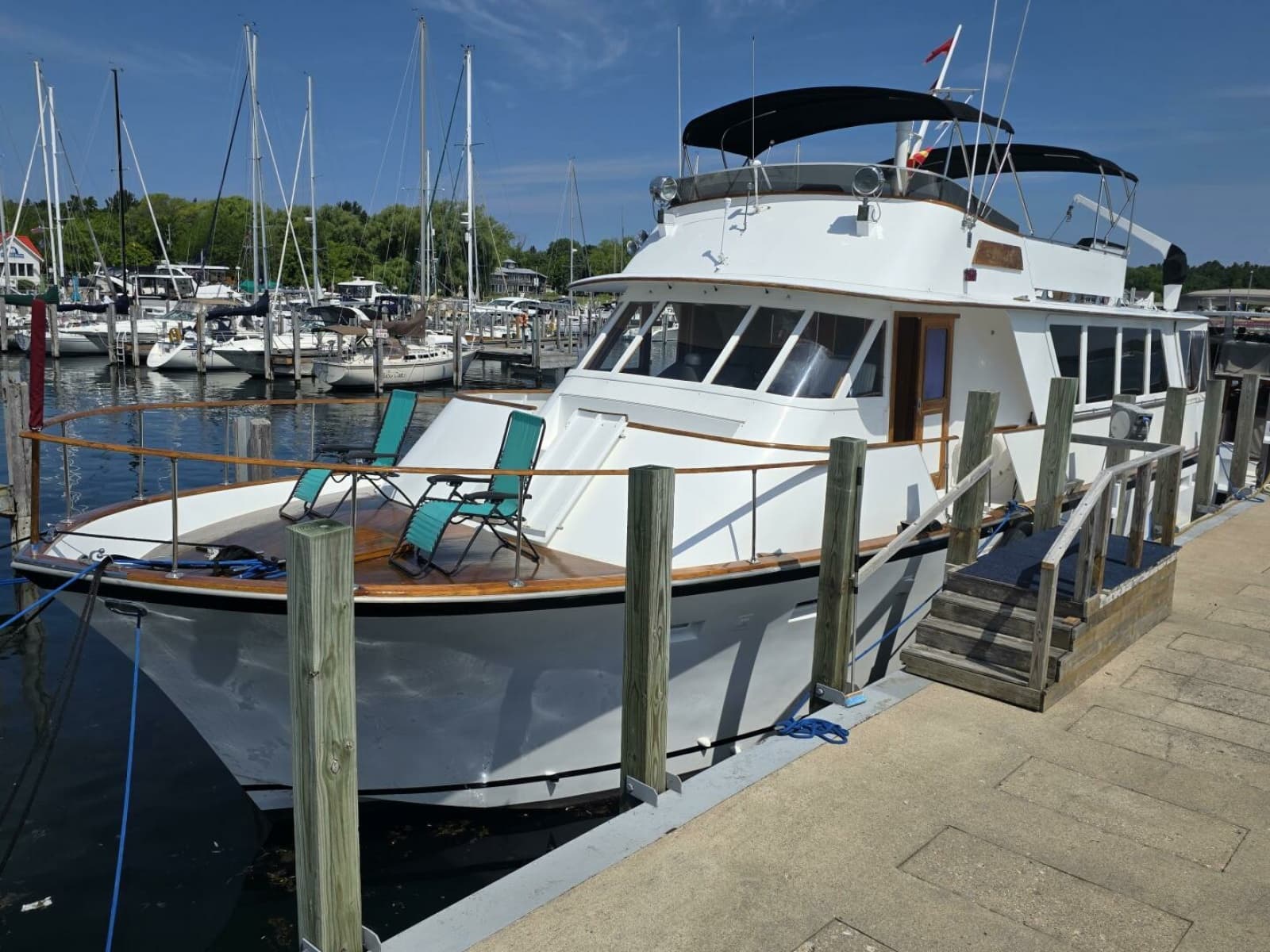 1976 Chris-Craft Roamer 60 - Photo 4