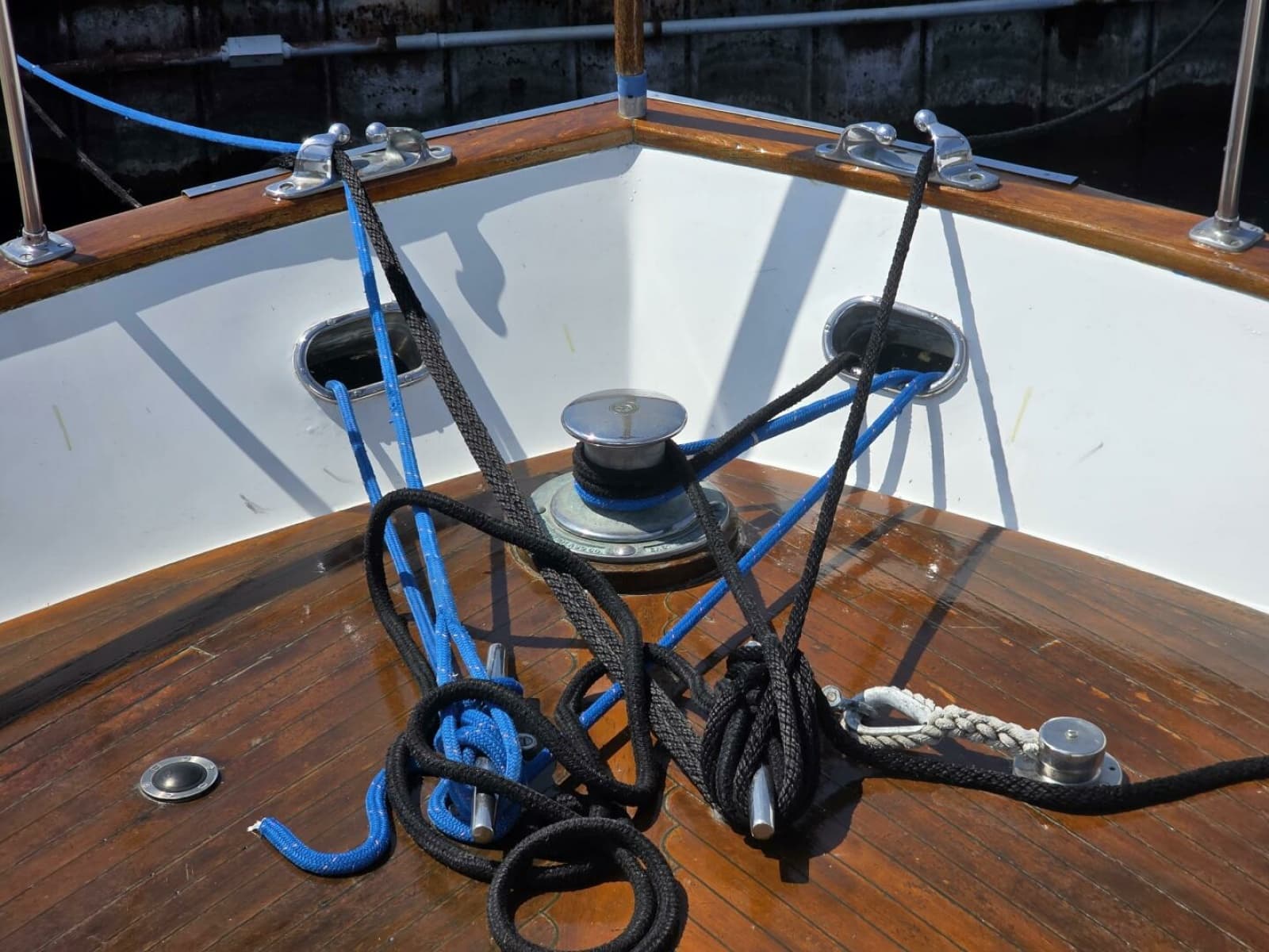 1976 Chris-Craft Roamer 60 - Photo 7