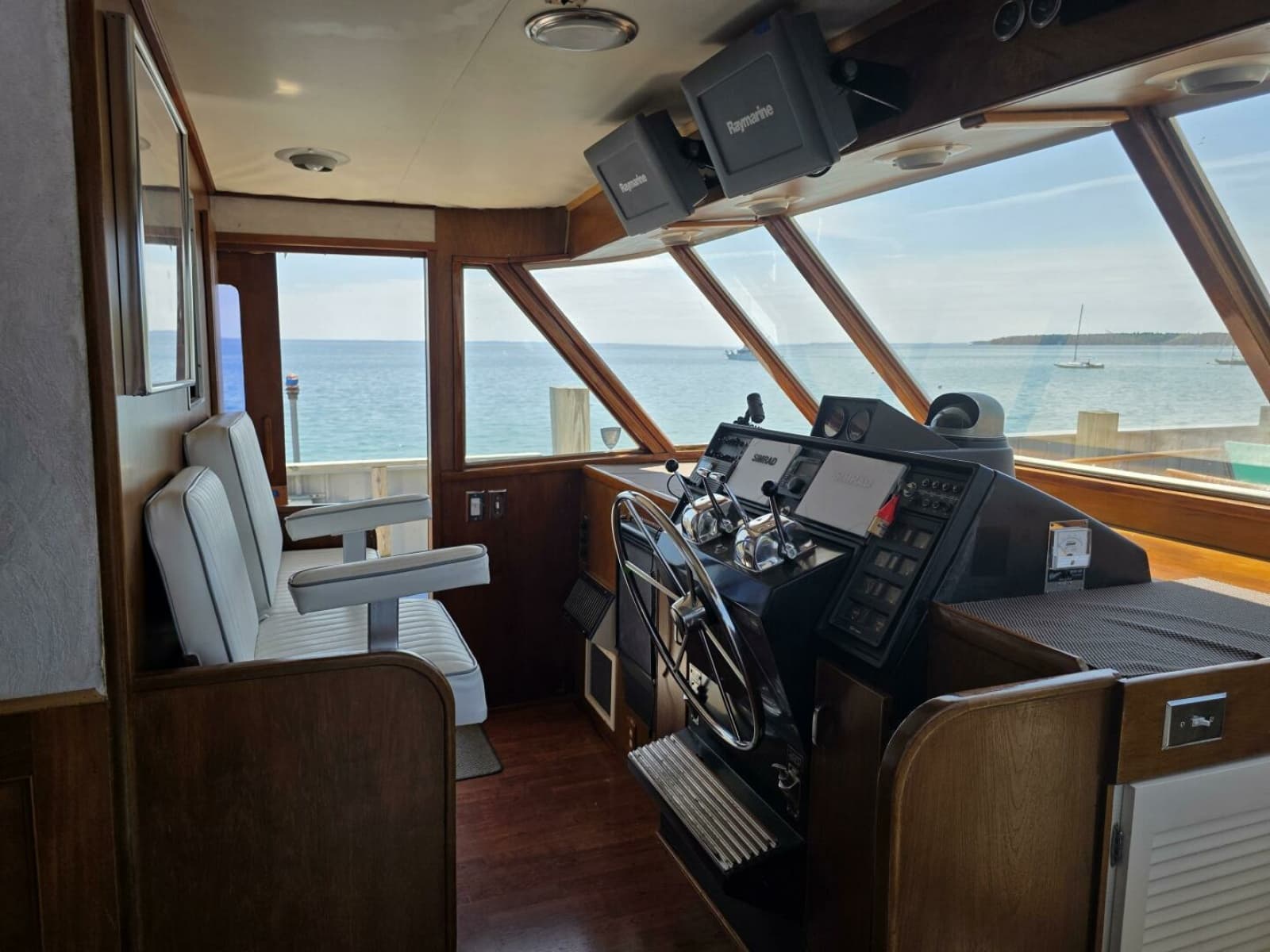 1976 Chris-Craft Roamer 60 - Photo 10