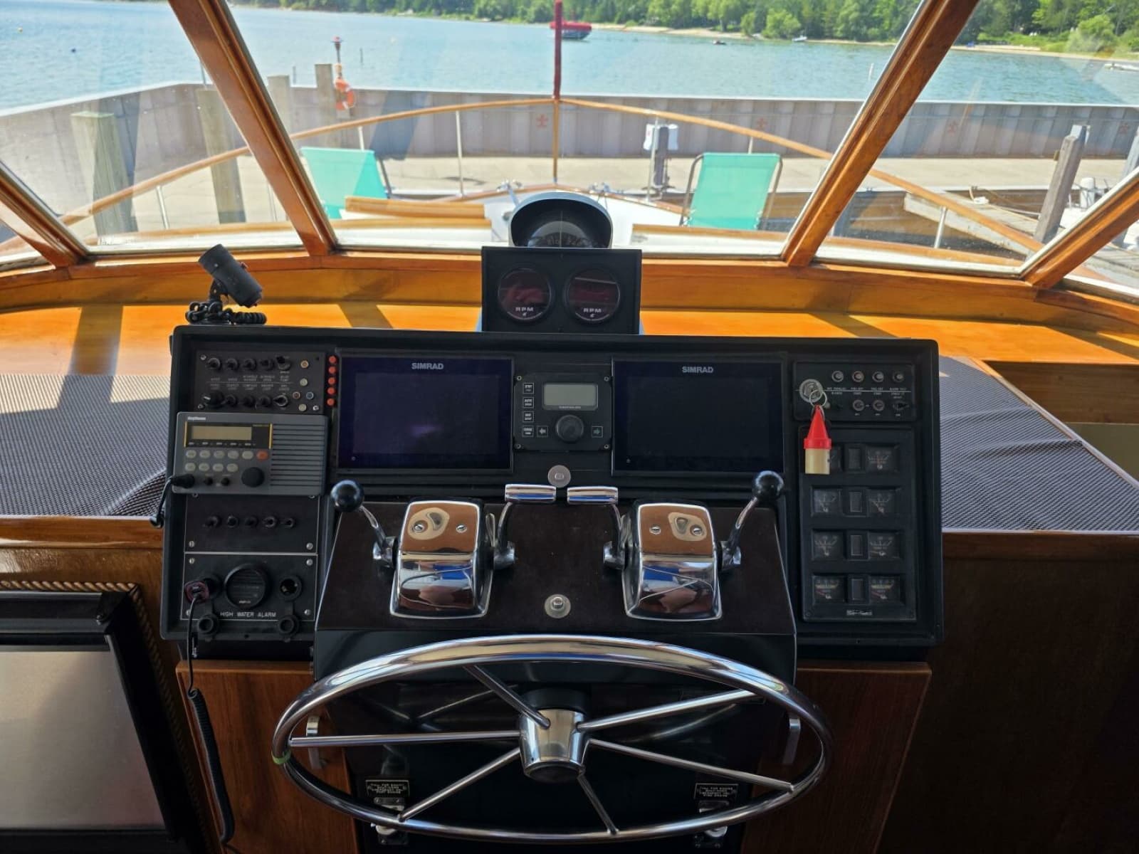 1976 Chris-Craft Roamer 60 - Photo 12