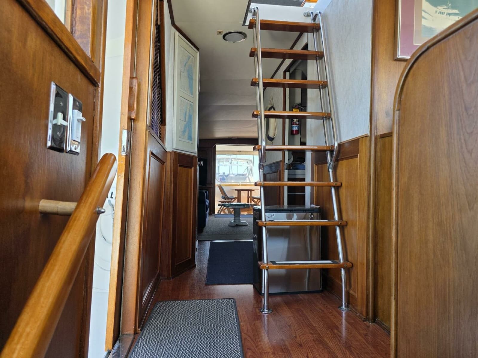 1976 Chris-Craft Roamer 60 - Photo 17