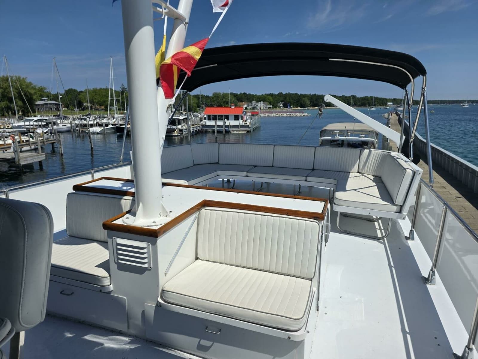 1976 Chris-Craft Roamer 60 - Photo 19