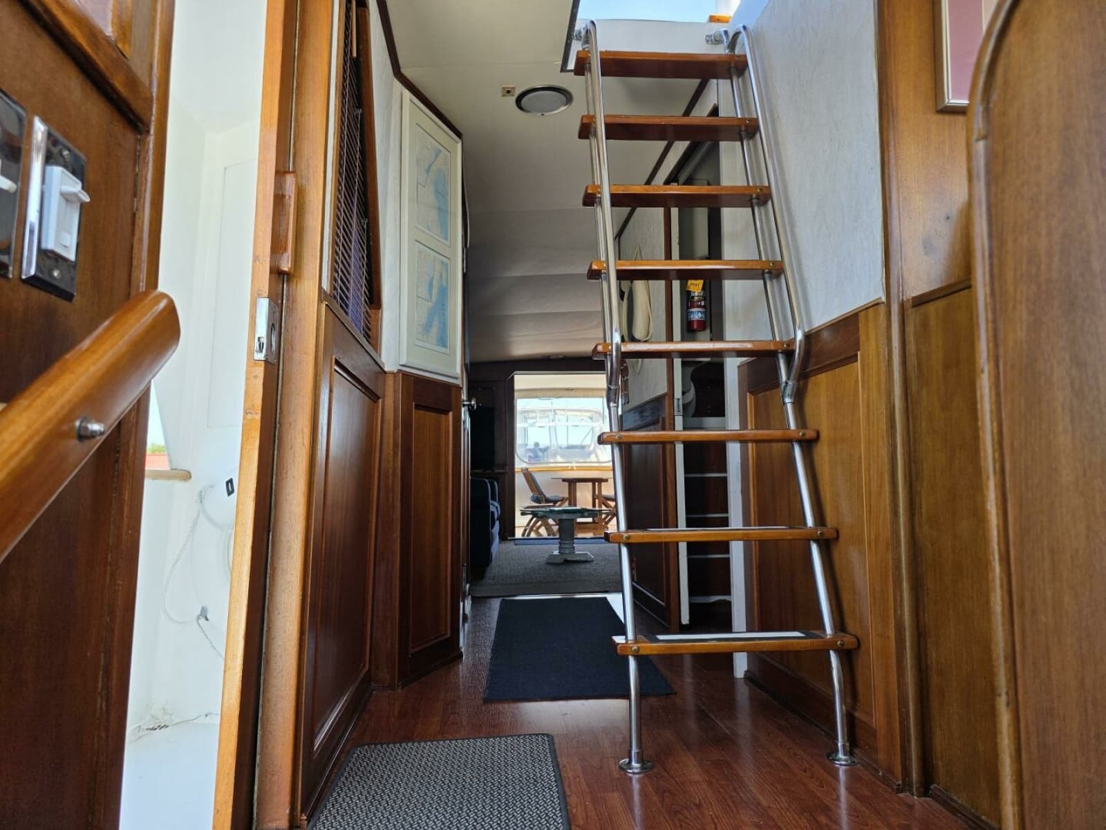 1976 Chris-Craft Roamer 60 - Photo 24