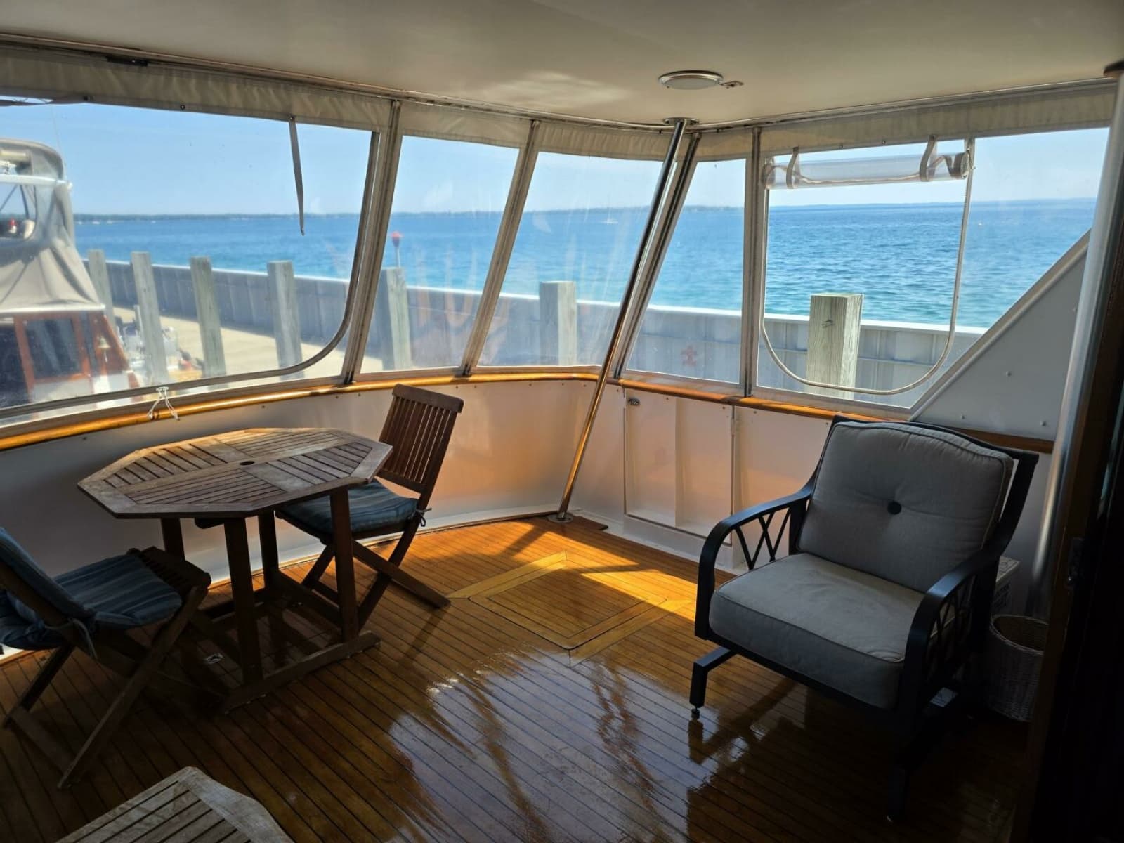 1976 Chris-Craft Roamer 60 - Photo 33