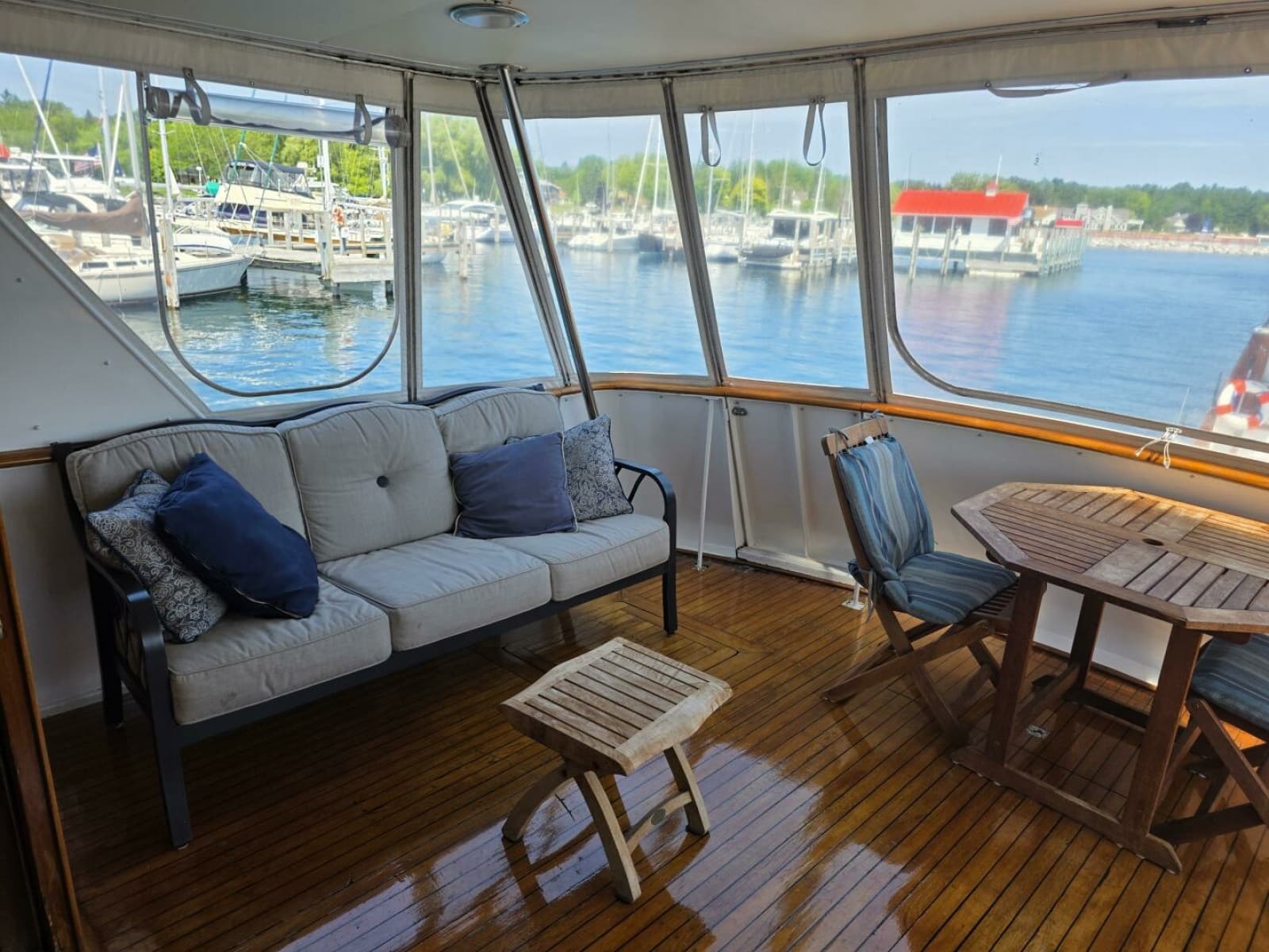 1976 Chris-Craft Roamer 60 - Photo 34