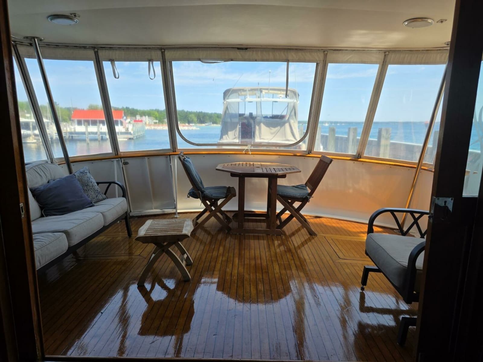 1976 Chris-Craft Roamer 60 - Photo 35