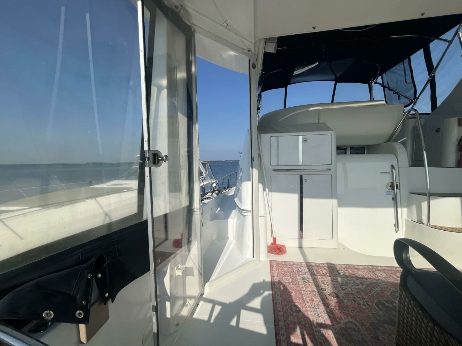 2003 Carver 444 Cockpit Motor Yacht - Photo 14