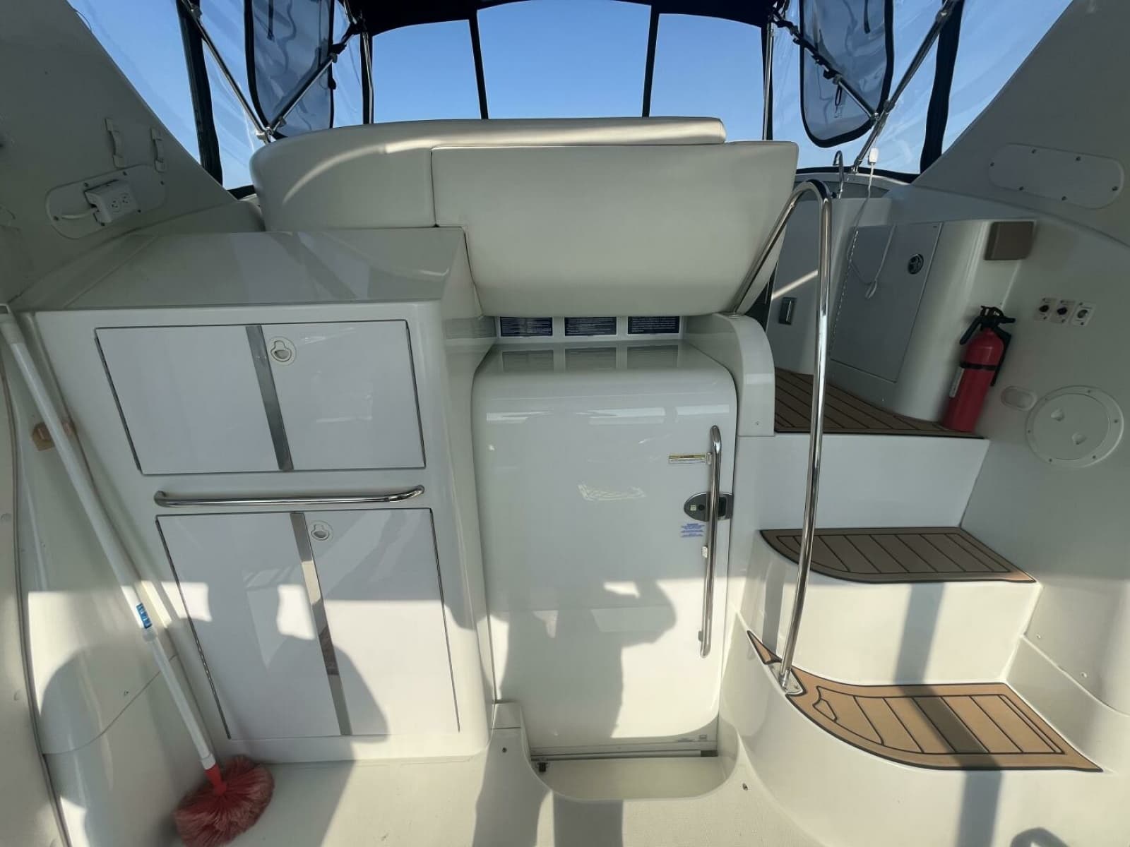 2003 Carver 444 Cockpit Motor Yacht - Photo 16