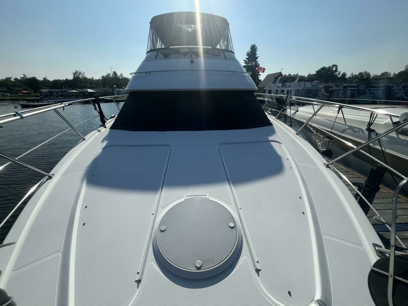 2003 Carver 444 Cockpit Motor Yacht - Photo 2