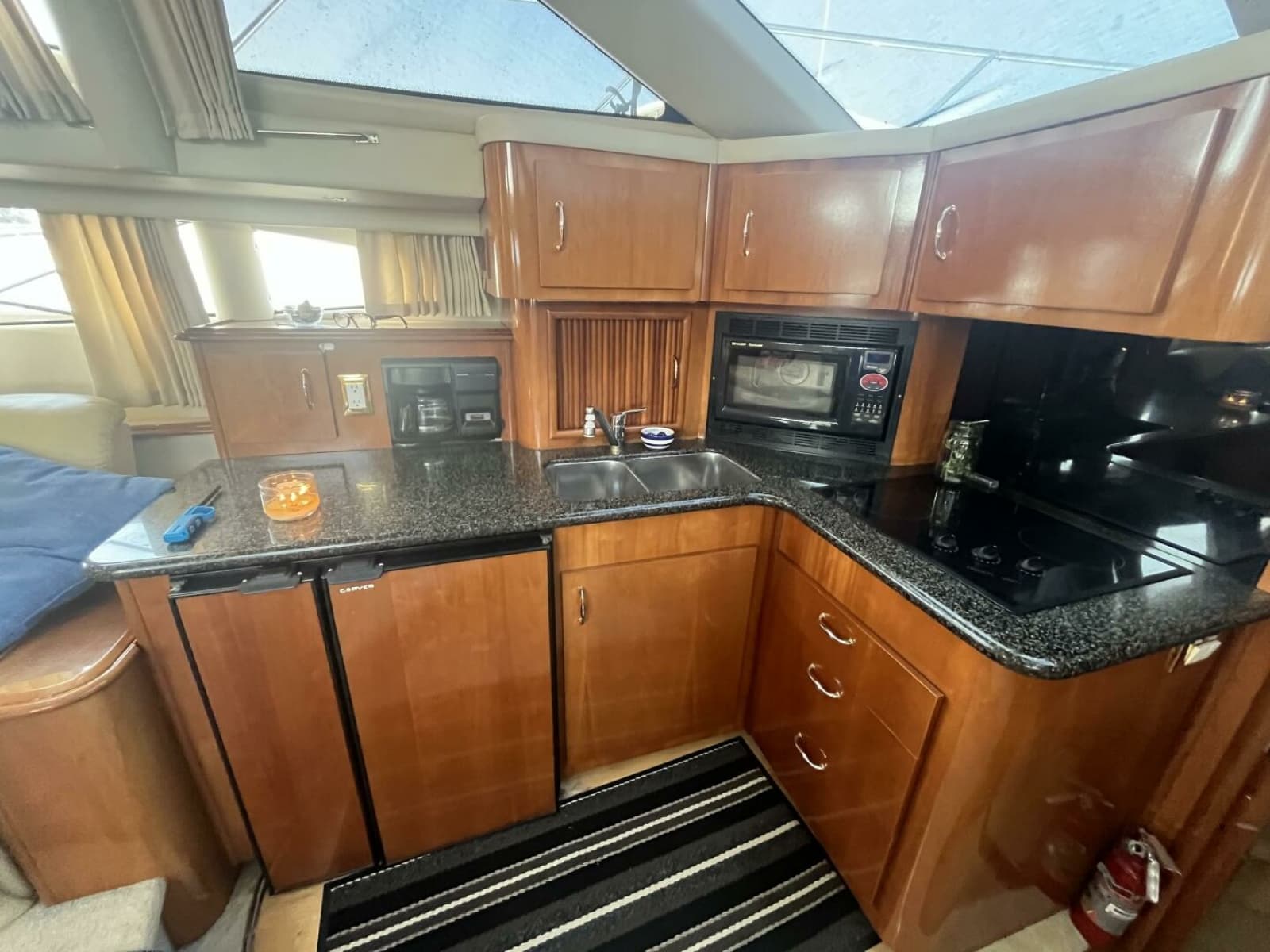 2003 Carver 444 Cockpit Motor Yacht - Photo 38