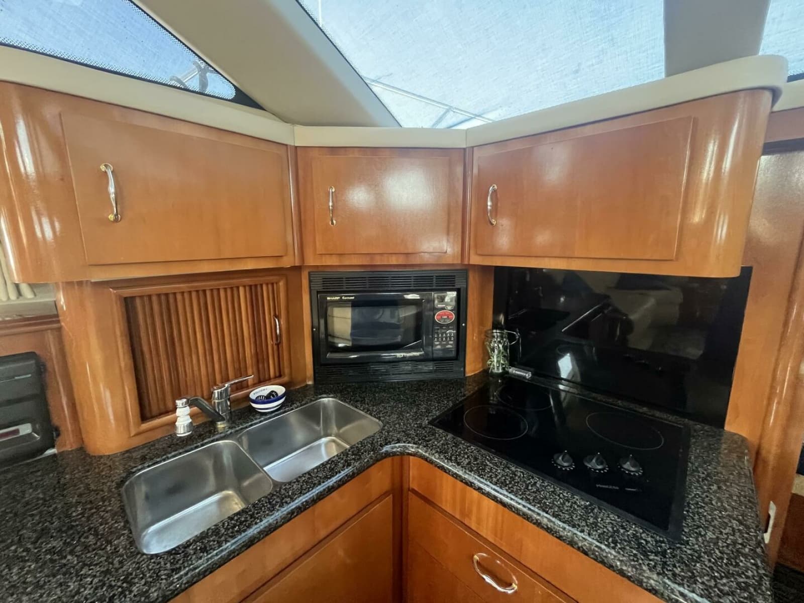 2003 Carver 444 Cockpit Motor Yacht - Photo 39