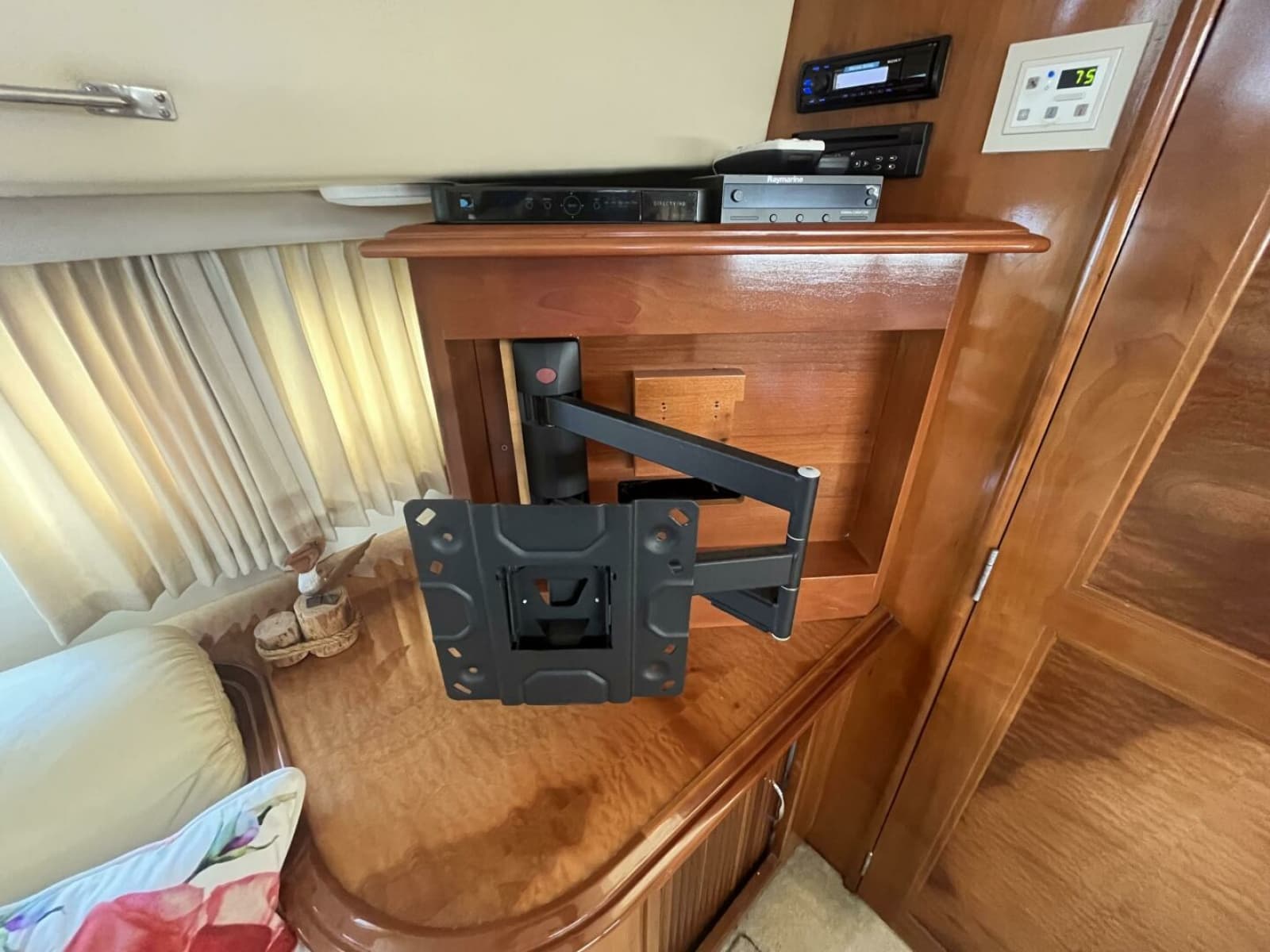 2003 Carver 444 Cockpit Motor Yacht - Photo 45
