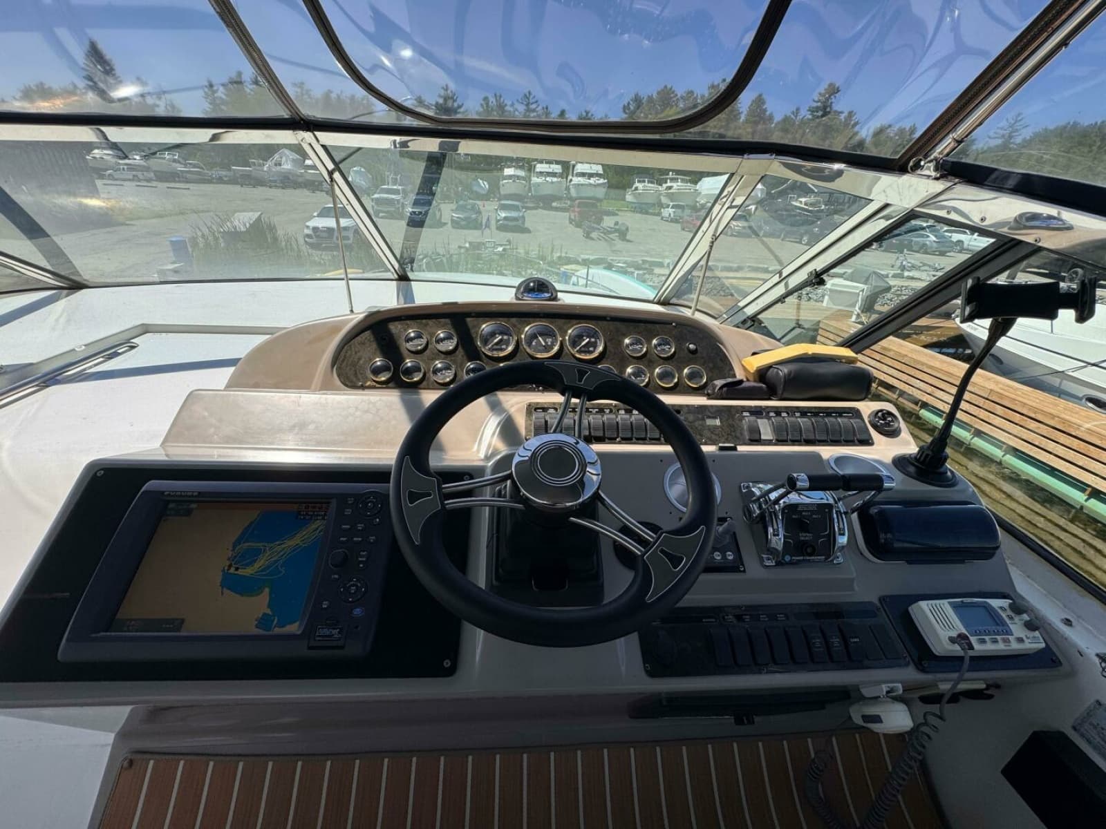 2002 Cruisers Yachts 4450 Express Motor Yacht - Photo 18