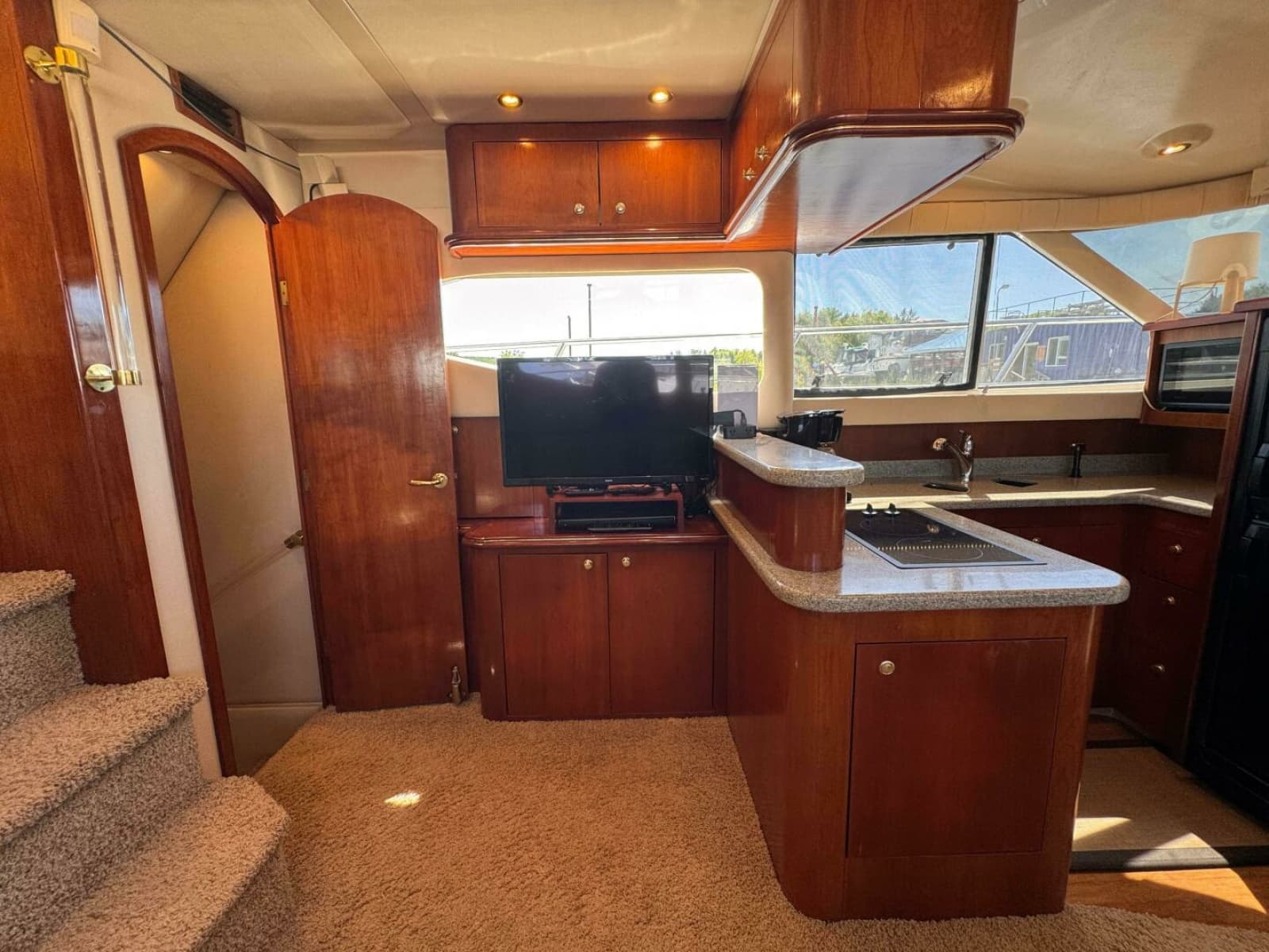 2002 Cruisers Yachts 4450 Express Motor Yacht - Photo 23