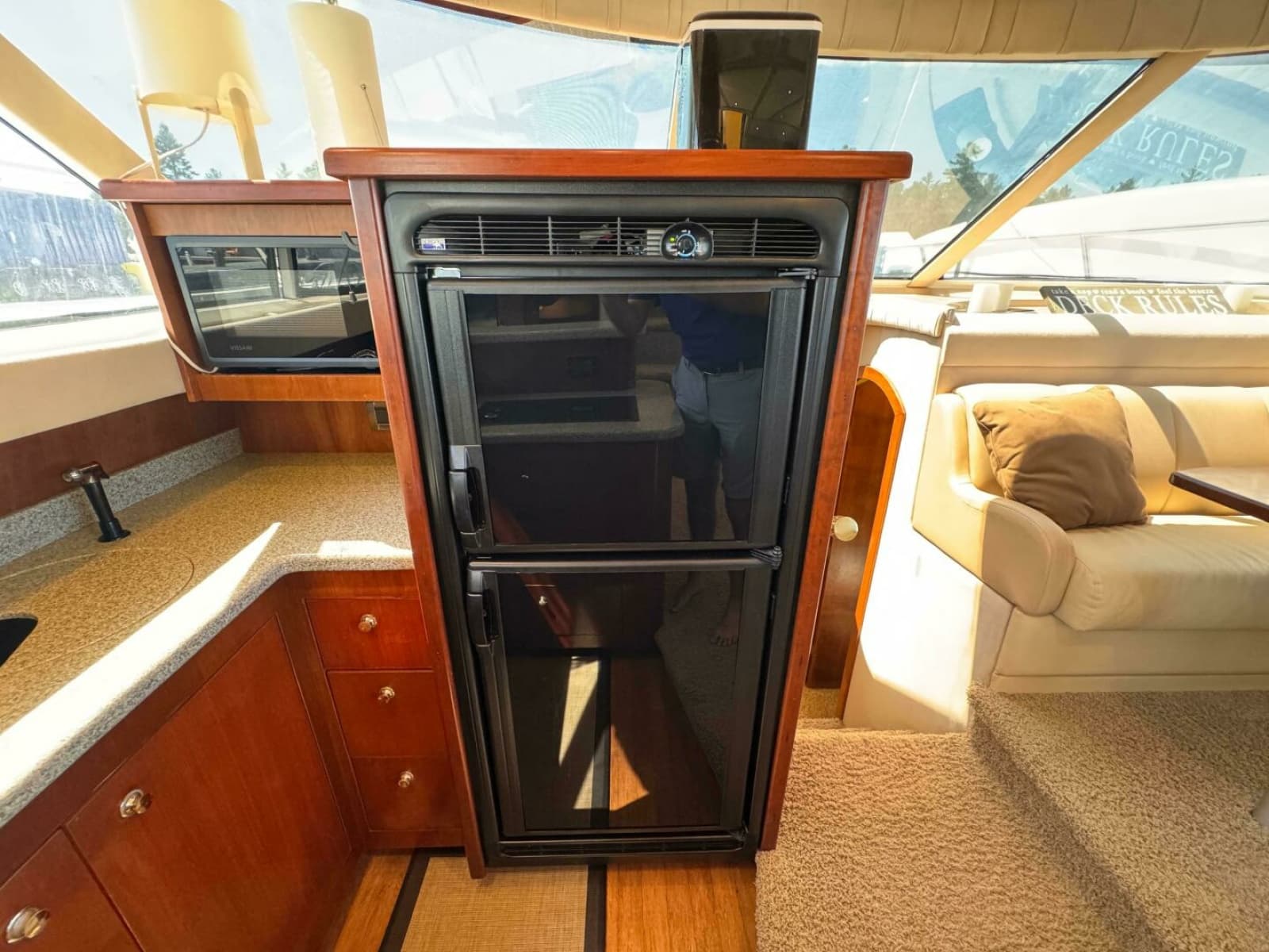 2002 Cruisers Yachts 4450 Express Motor Yacht - Photo 25