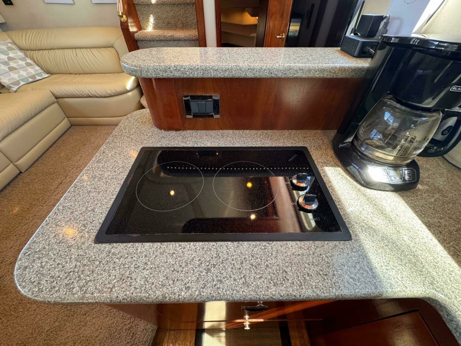 2002 Cruisers Yachts 4450 Express Motor Yacht - Photo 26