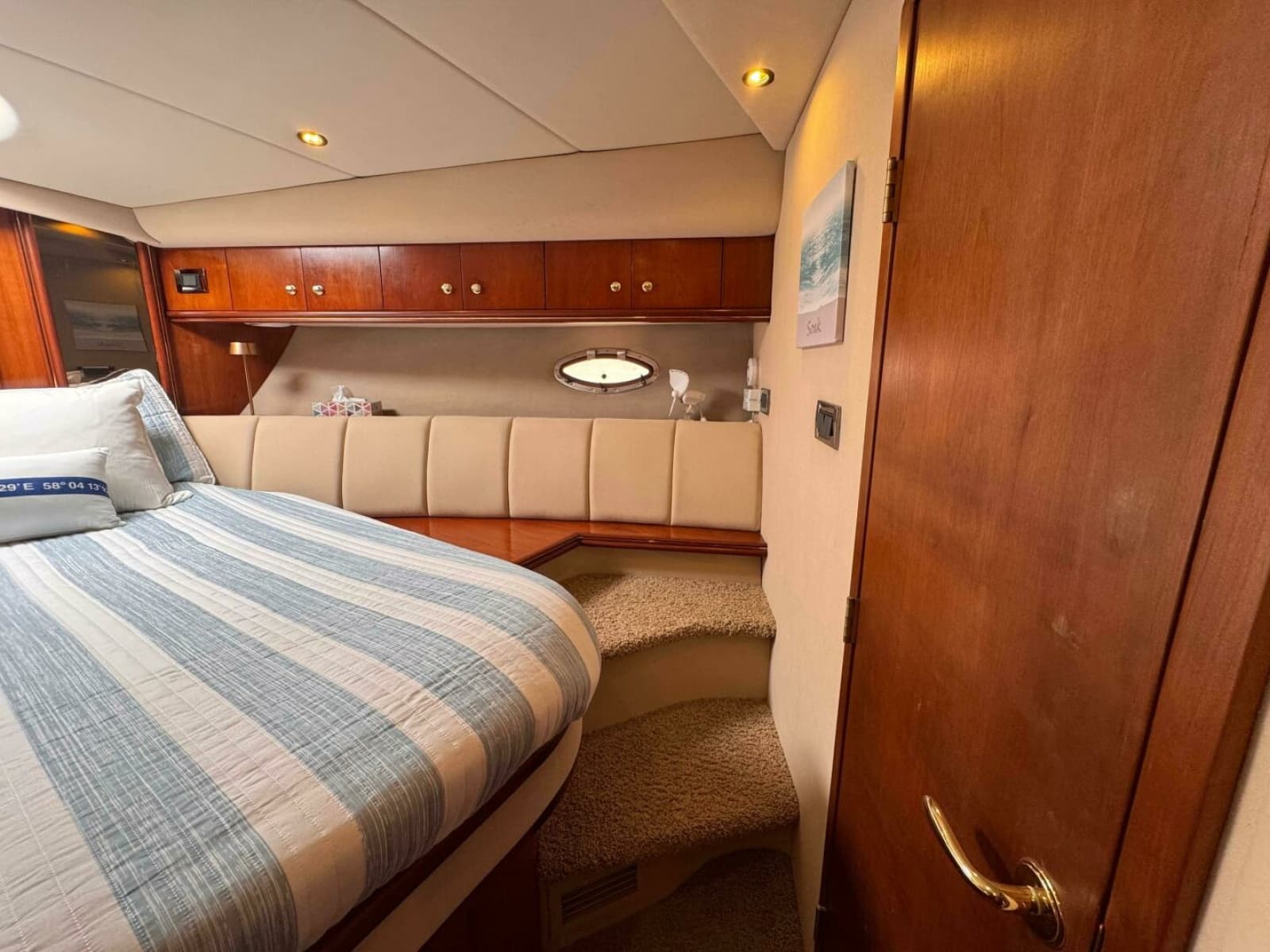 2002 Cruisers Yachts 4450 Express Motor Yacht - Photo 34