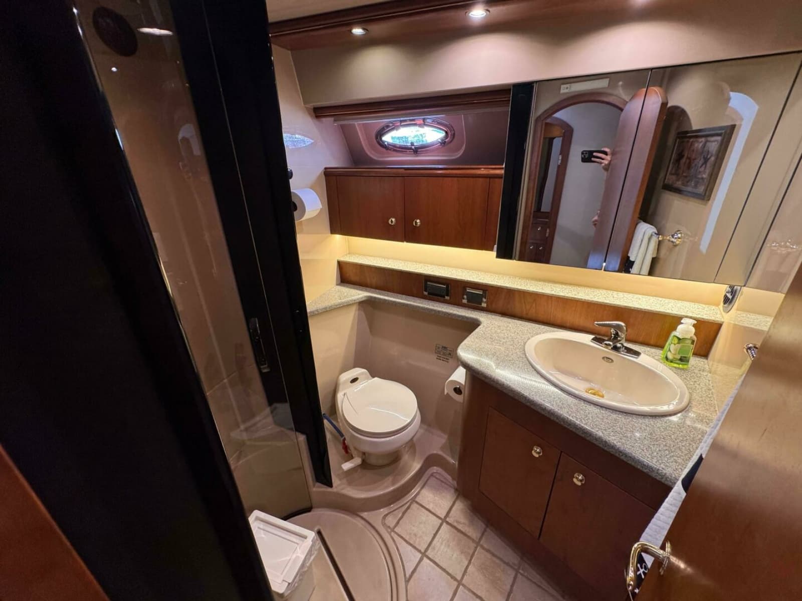 2002 Cruisers Yachts 4450 Express Motor Yacht - Photo 37