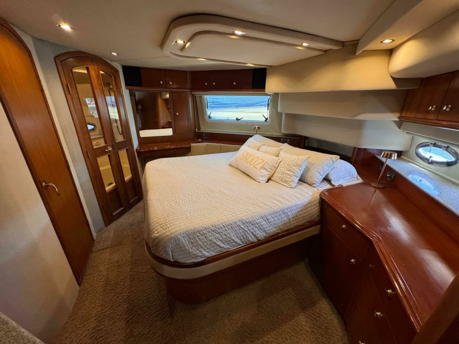 2002 Cruisers Yachts 4450 Express Motor Yacht - Photo 39