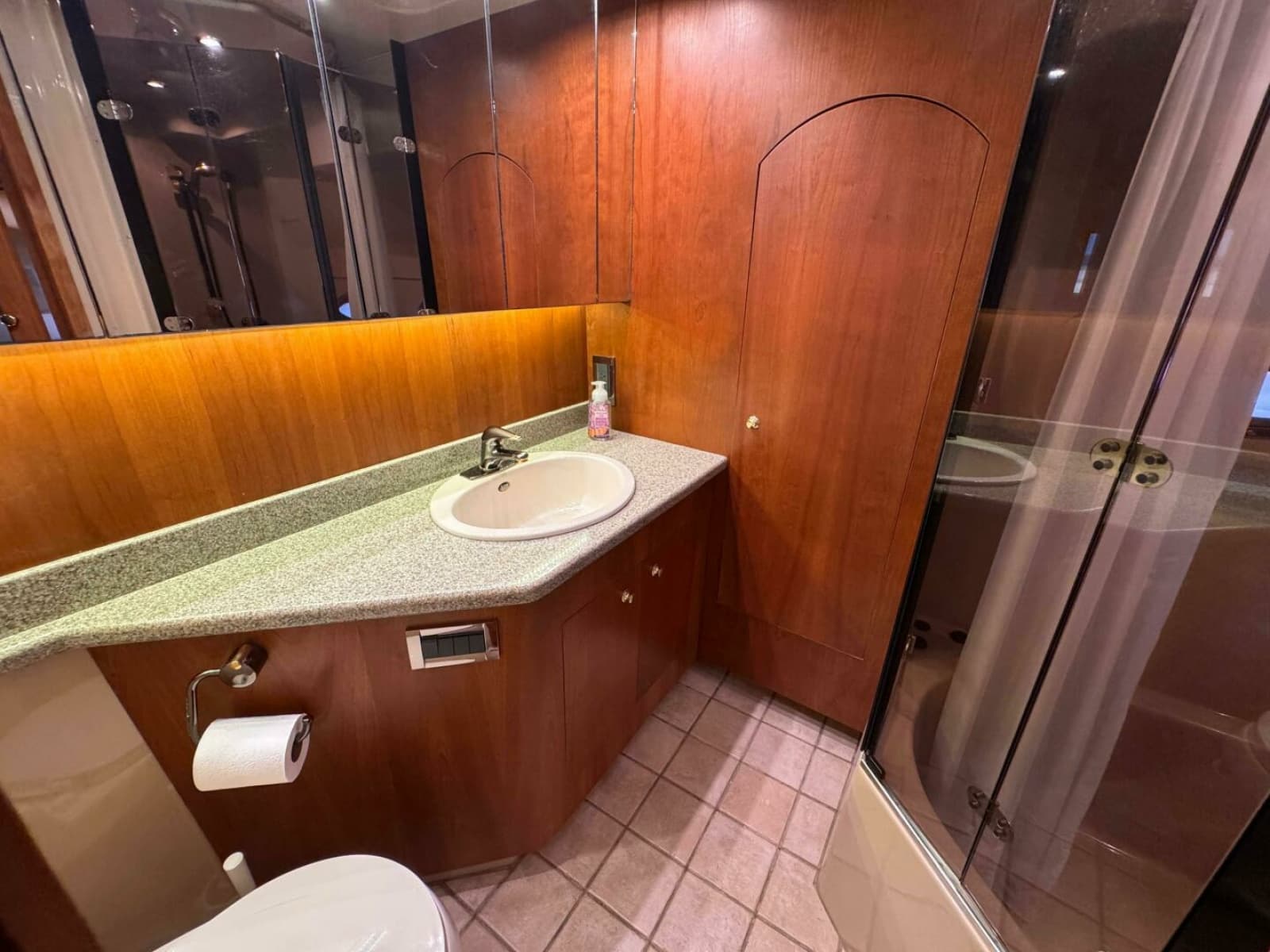 2002 Cruisers Yachts 4450 Express Motor Yacht - Photo 43