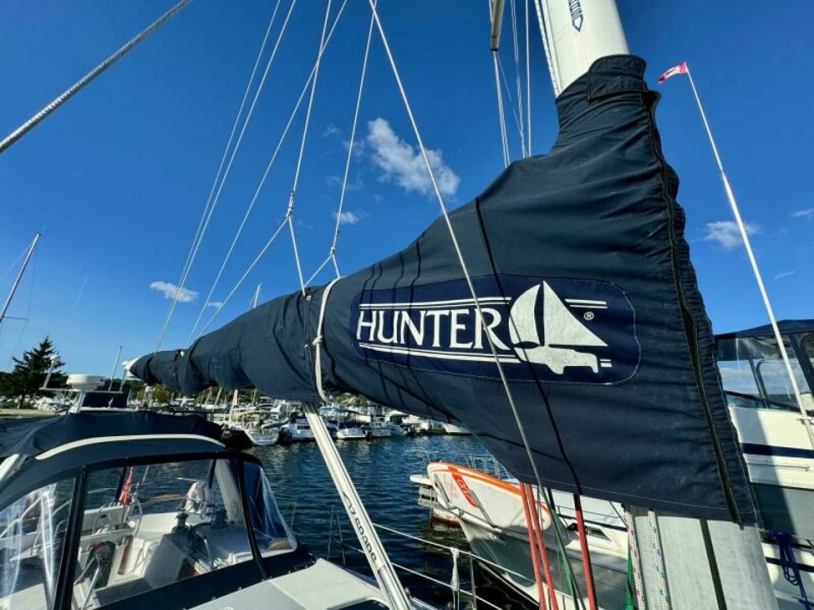 1995 Hunter 430 - Photo 26