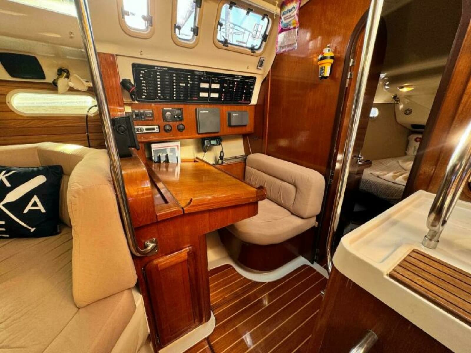 1995 Hunter 430 - Photo 45