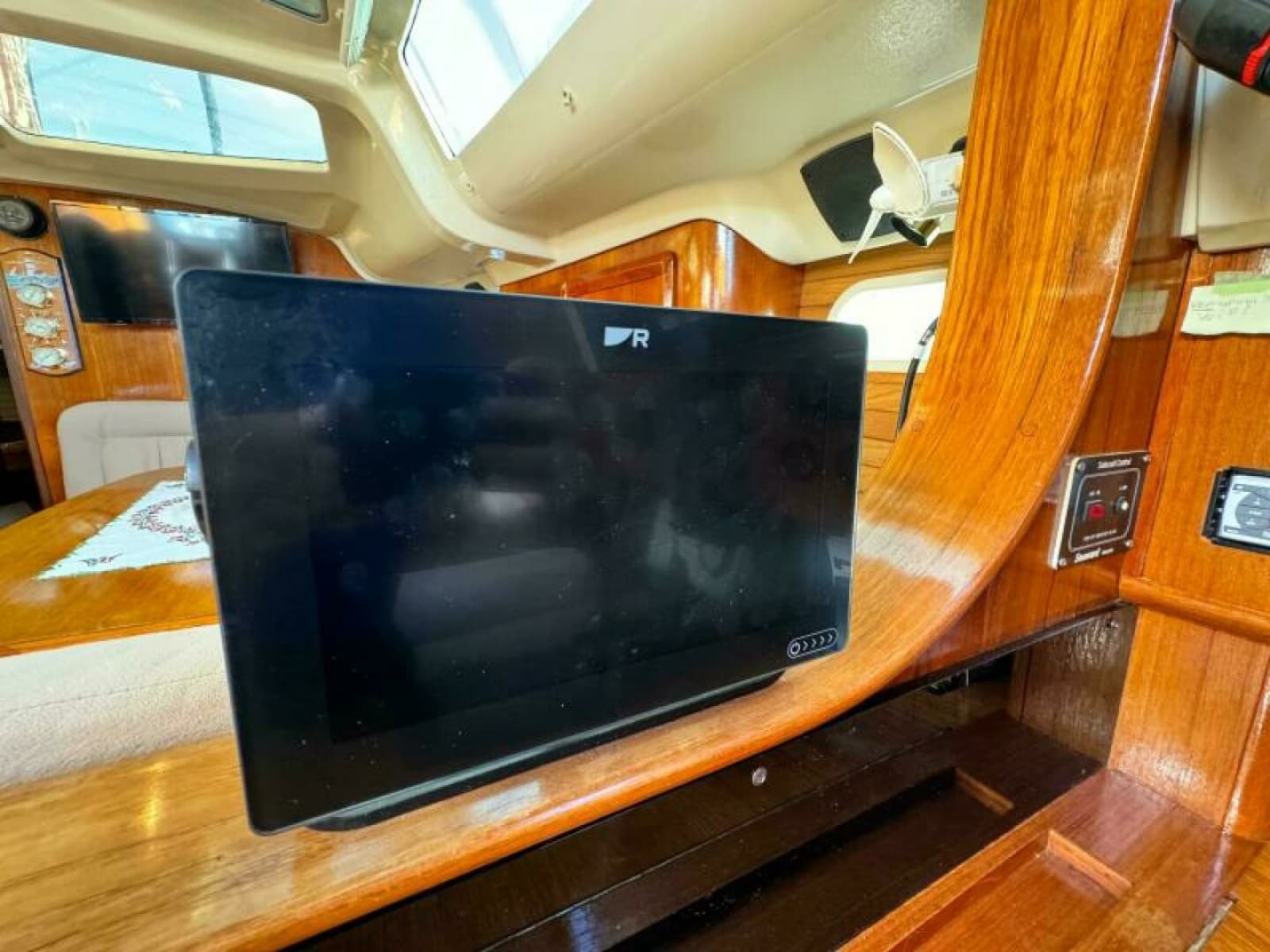 1995 Hunter 430 - Photo 46