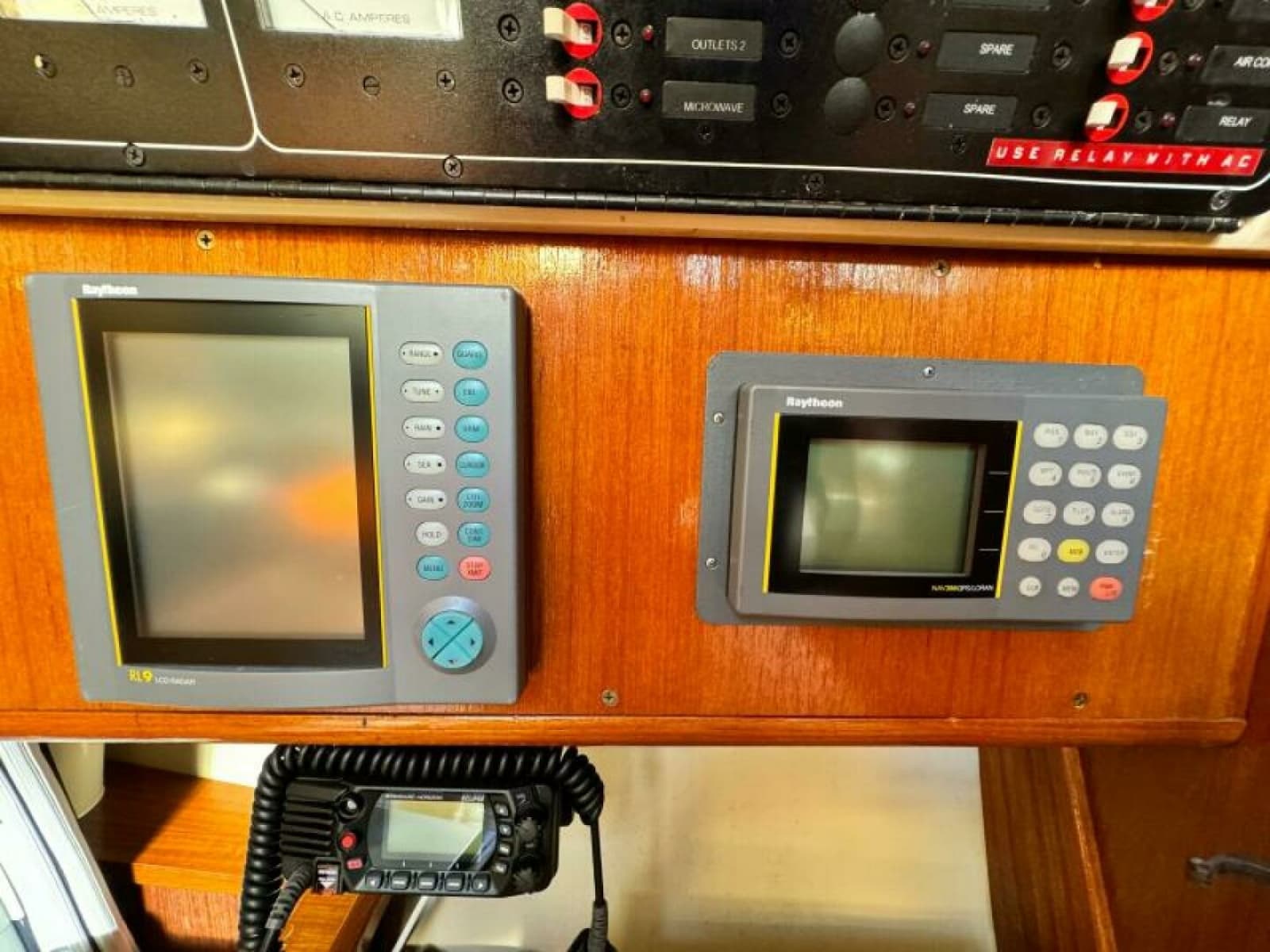 1995 Hunter 430 - Photo 52