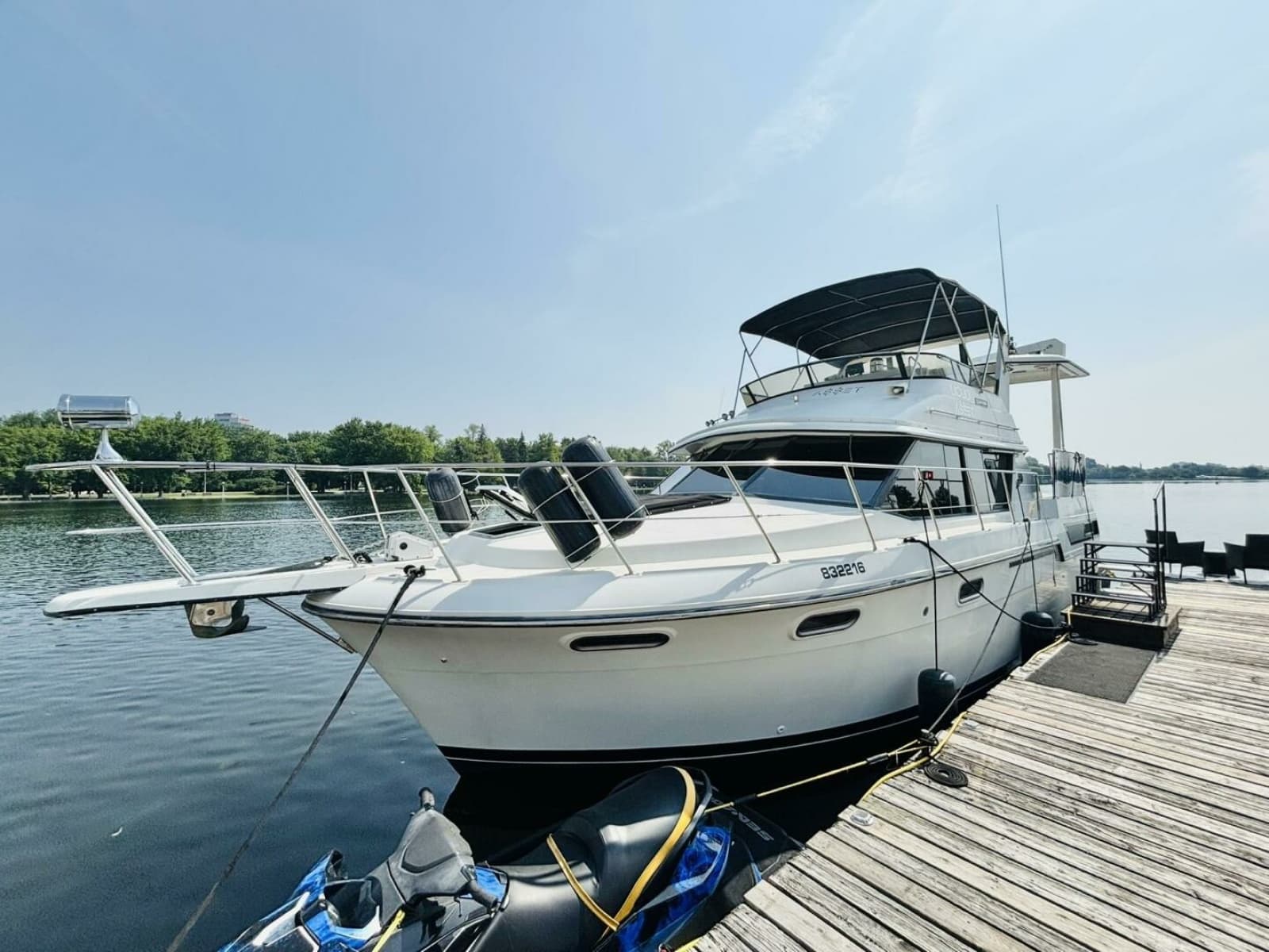 1988 Carver 3807 AFT CABIN - Photo 1