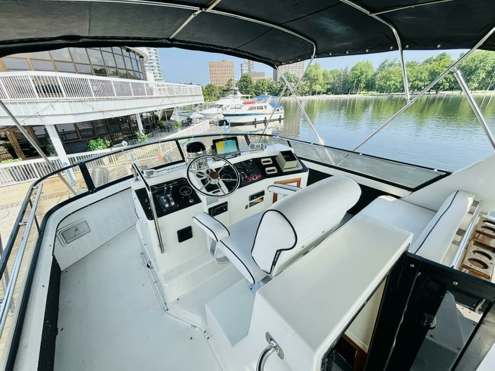 1988 Carver 3807 AFT CABIN - Photo 11