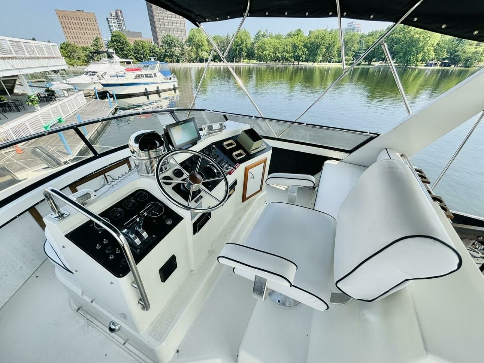 1988 Carver 3807 AFT CABIN - Photo 12