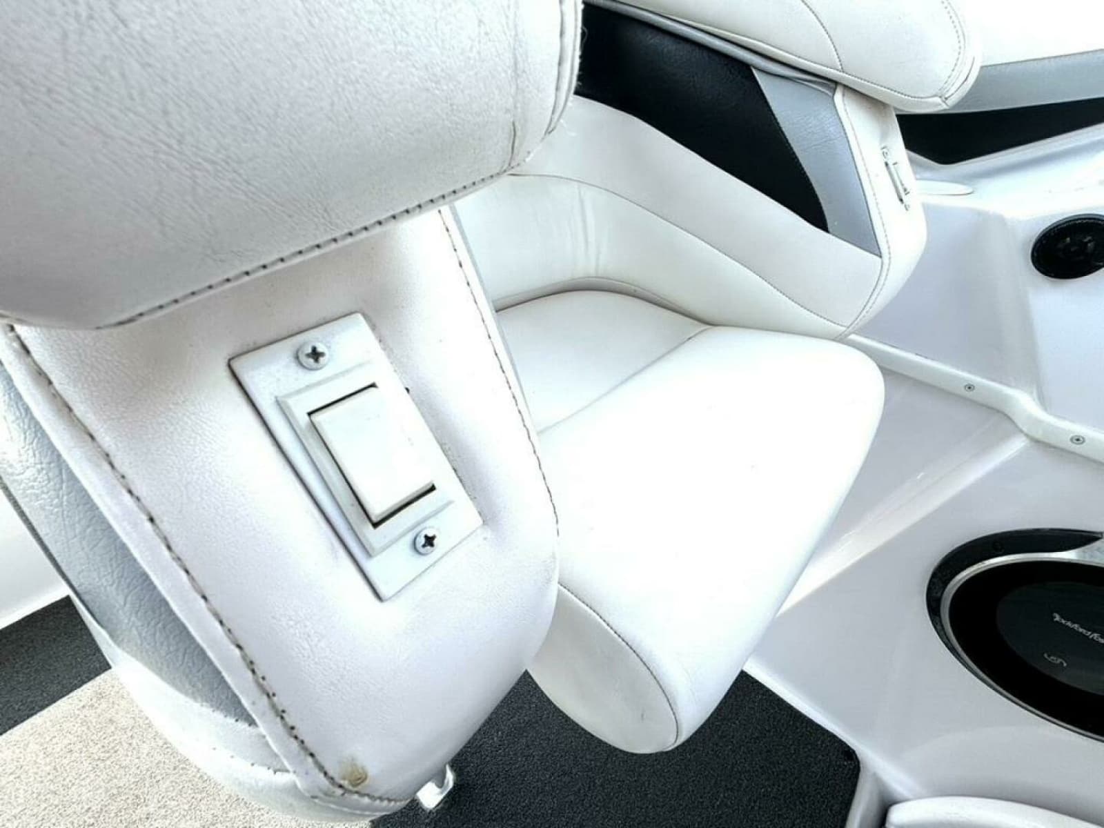 2005 Donzi 33ZX - Photo 20