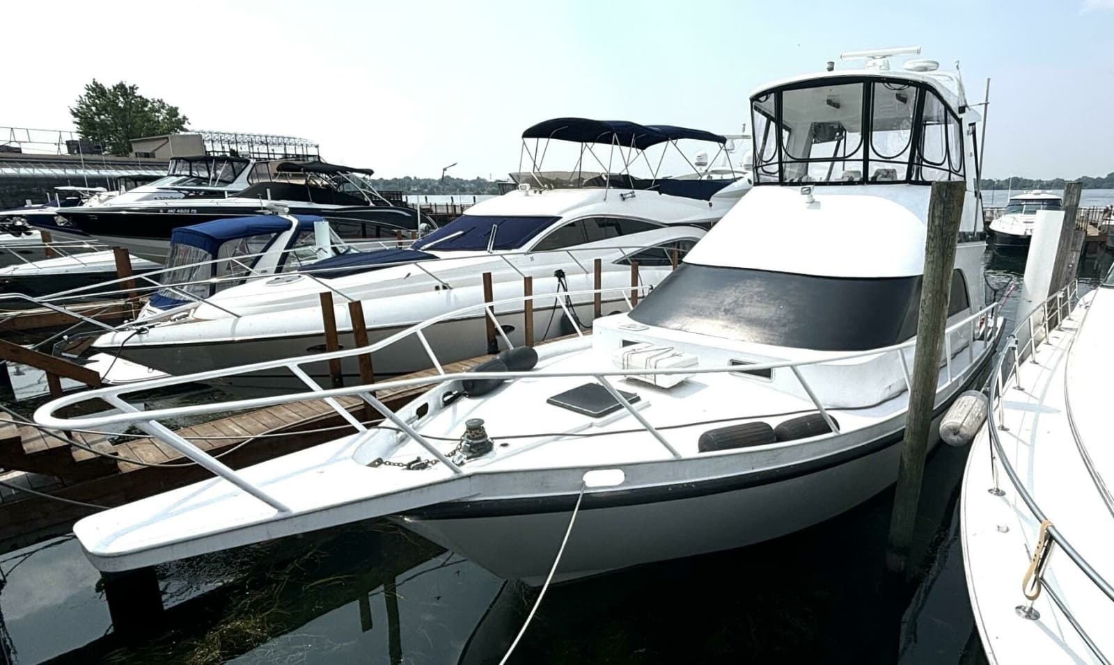 1987 Davidson 48 Sportfish - Photo 2