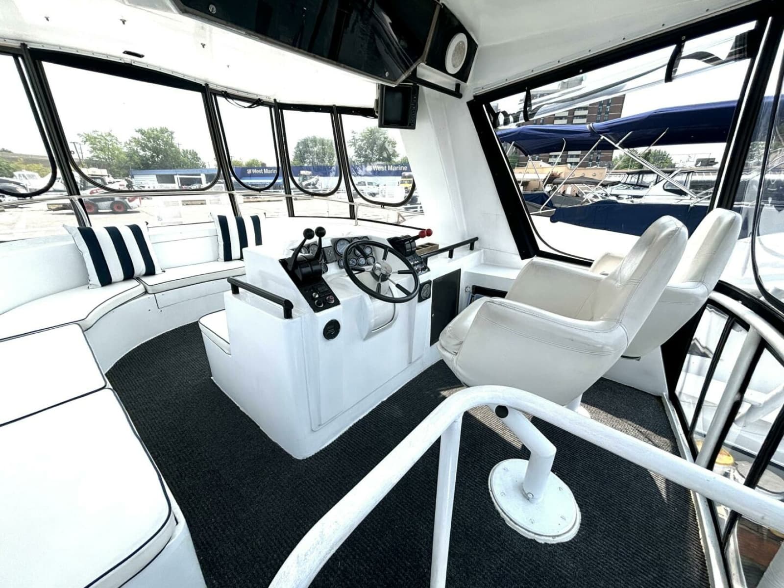 1987 Davidson 48 Sportfish - Photo 21