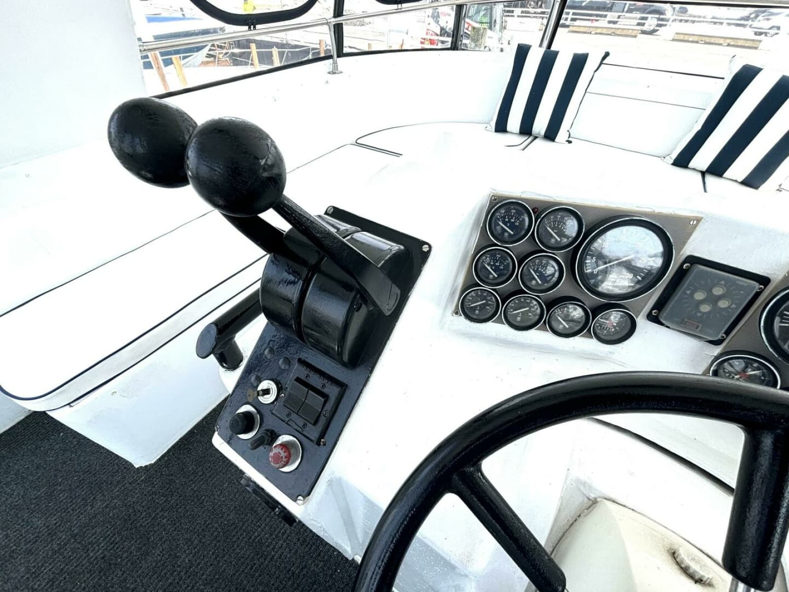 1987 Davidson 48 Sportfish - Photo 25