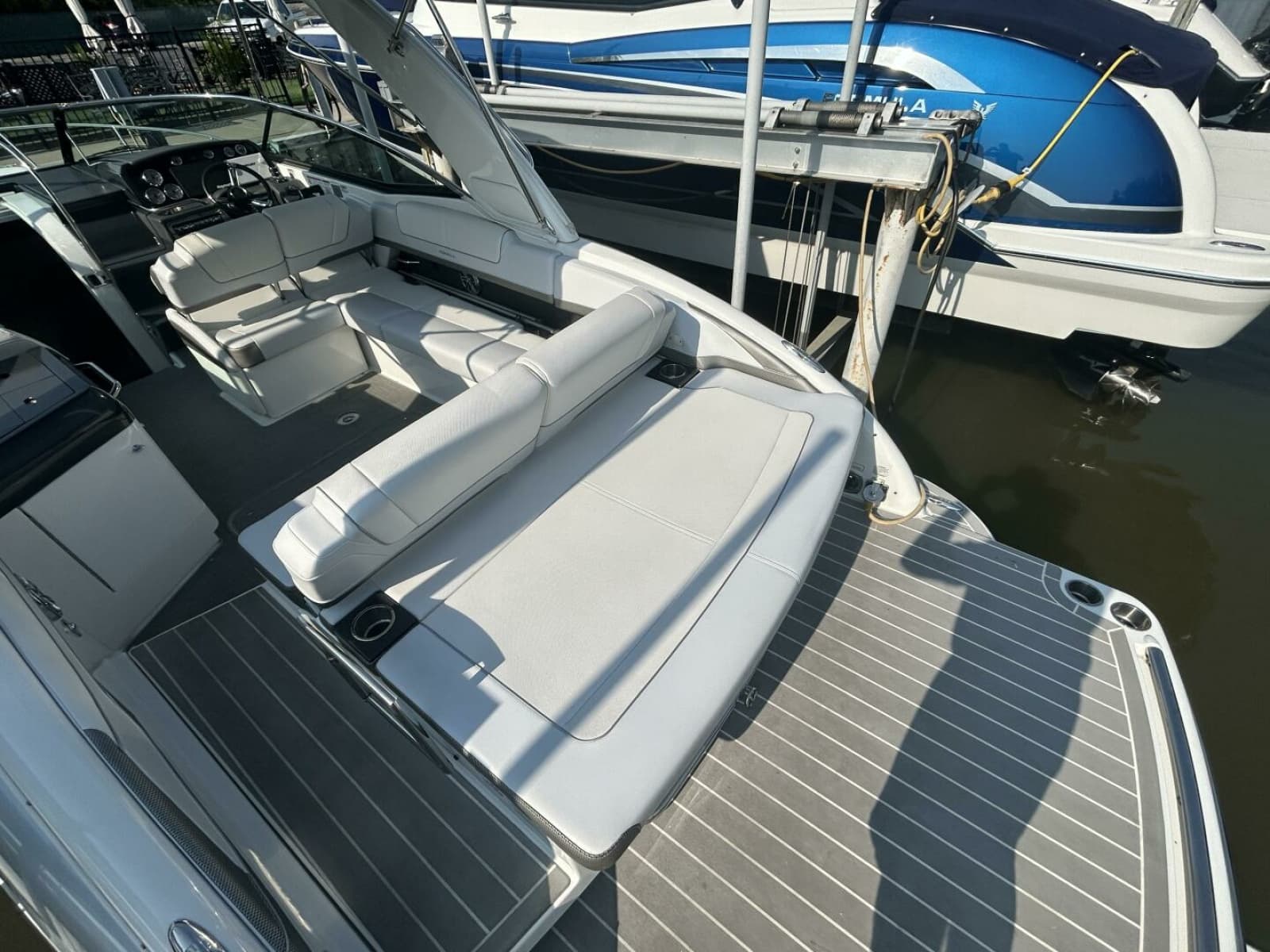 2020 Formula 310SS - Photo 15