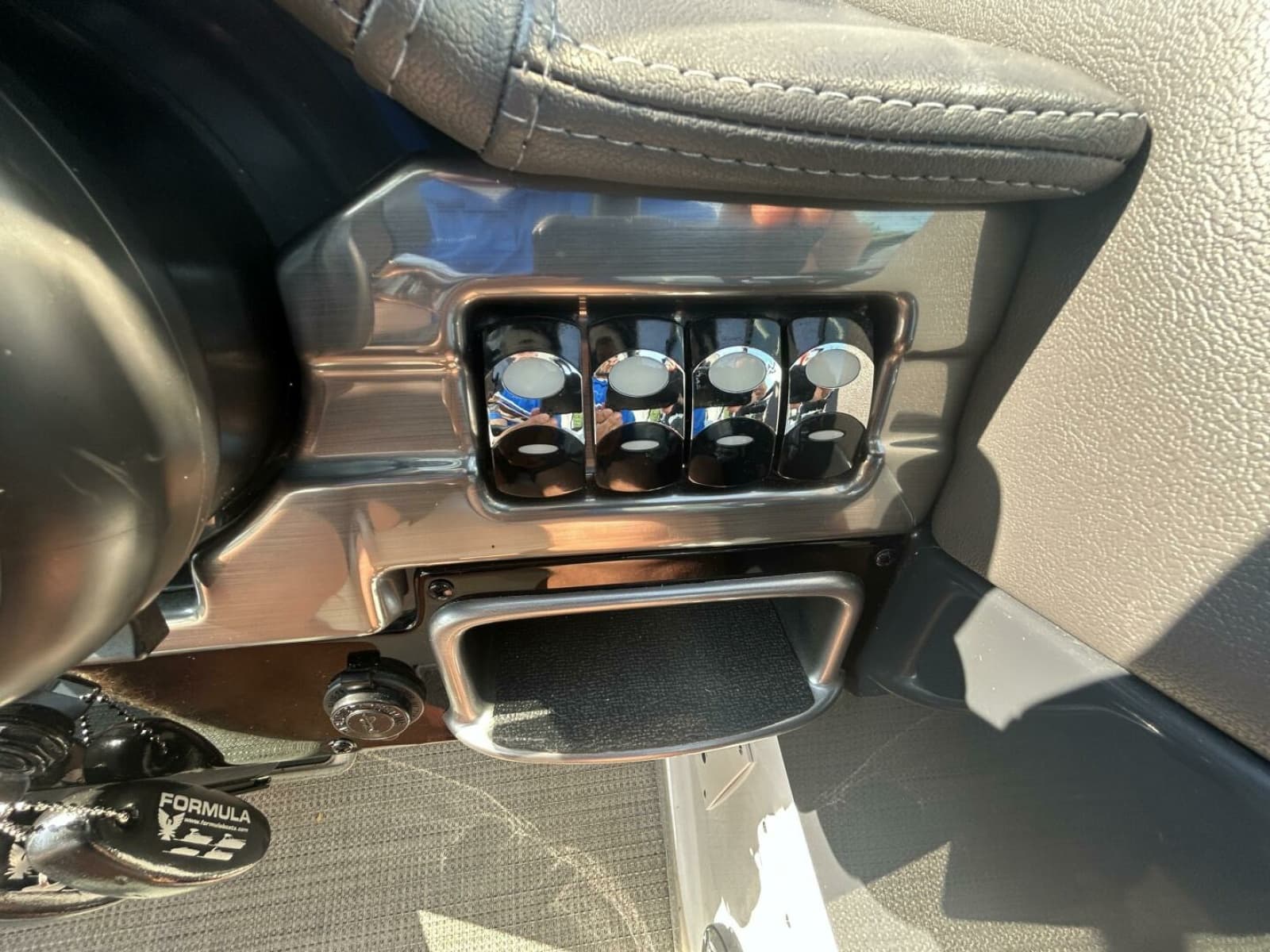 2020 Formula 310SS - Photo 36