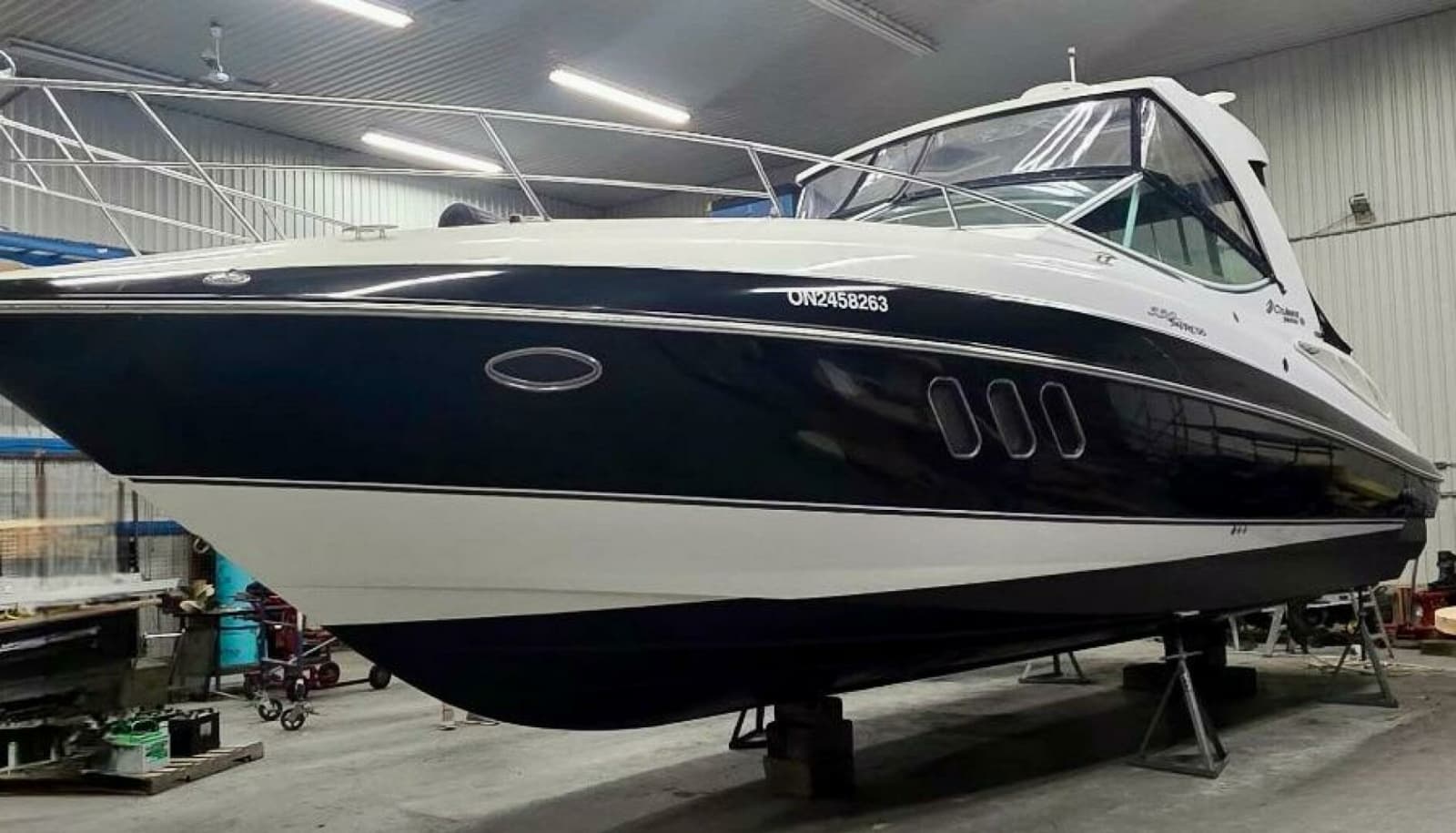 2011 Cruisers Yachts 330 Express - Photo 38