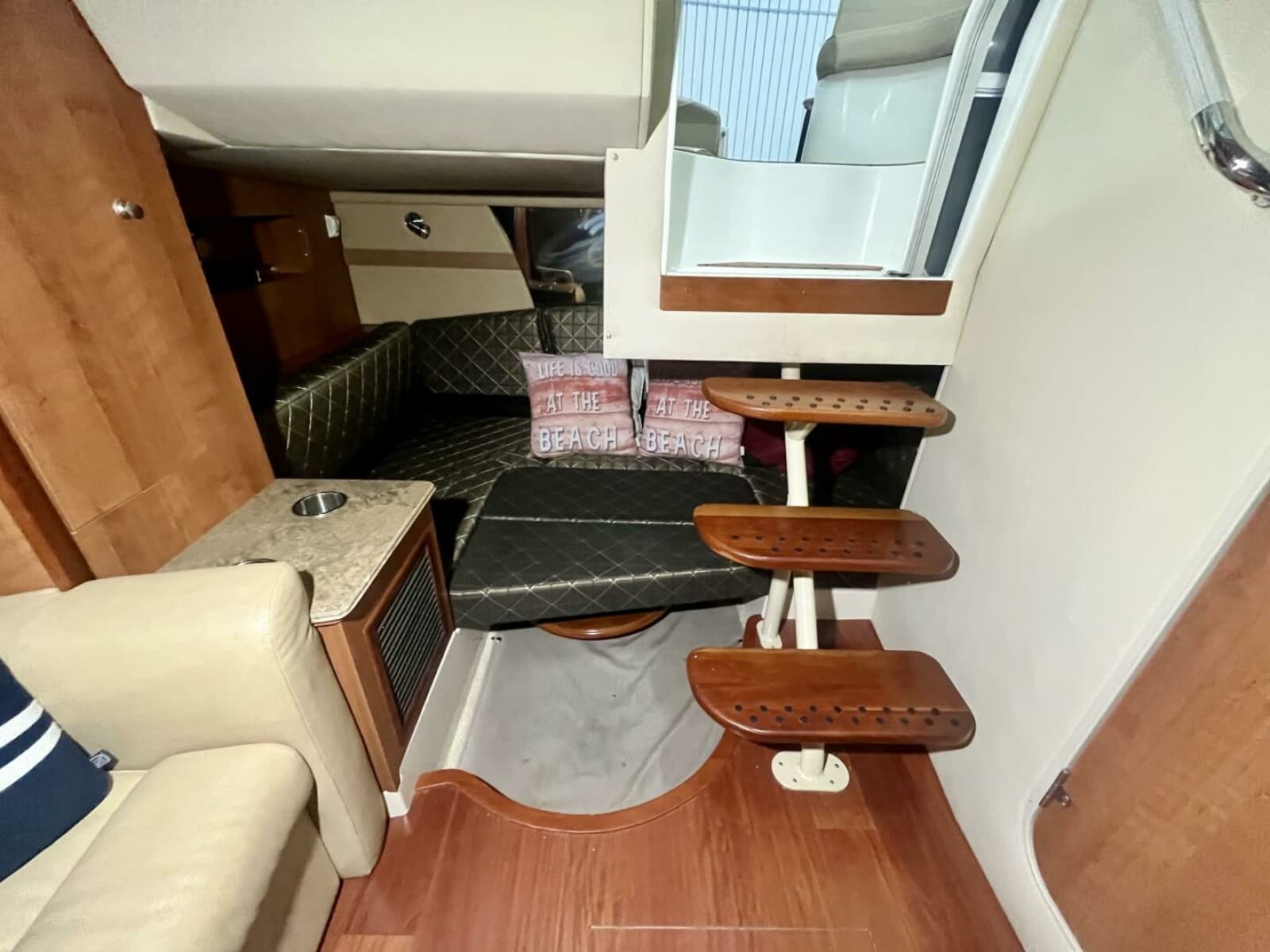 2011 Cruisers Yachts 330 Express - Photo 25