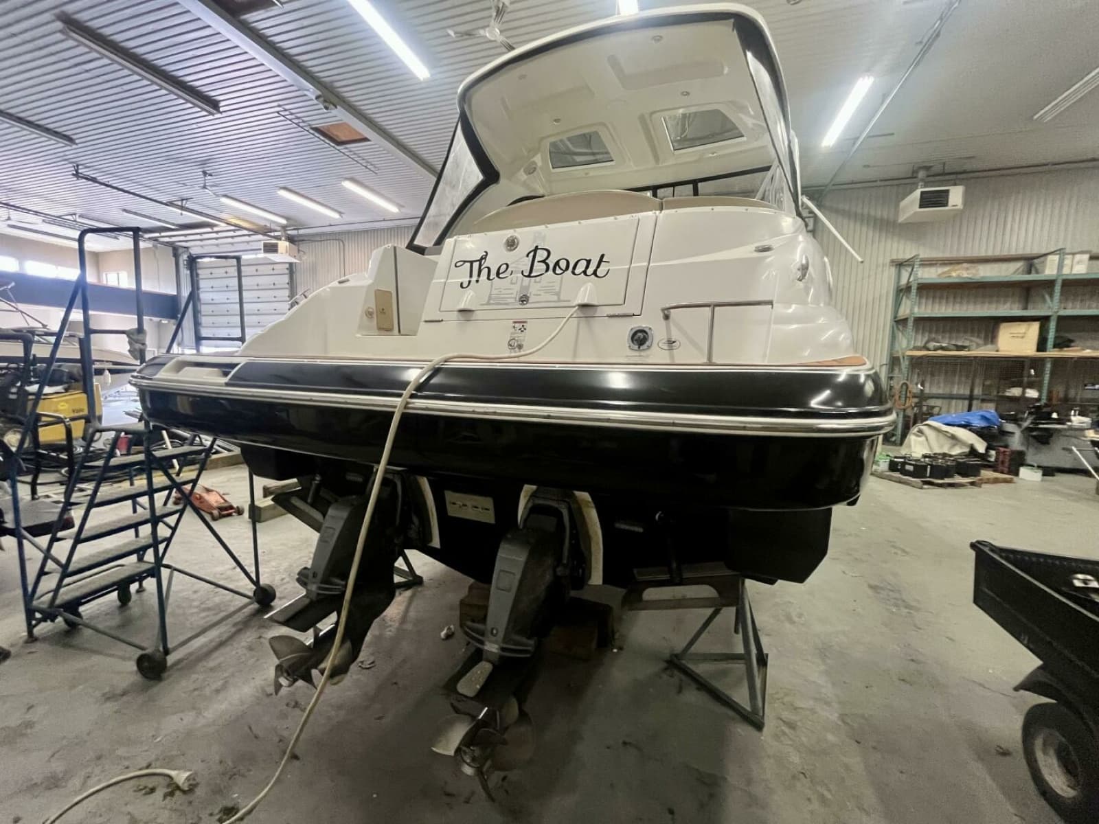2011 Cruisers Yachts 330 Express - Photo 32