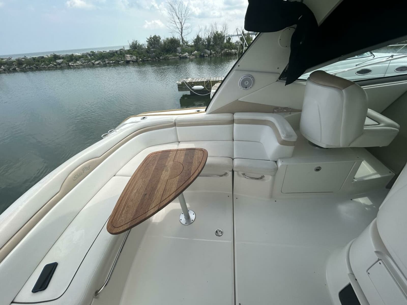 2010 Sea Ray 370 Sundancer - Photo 6