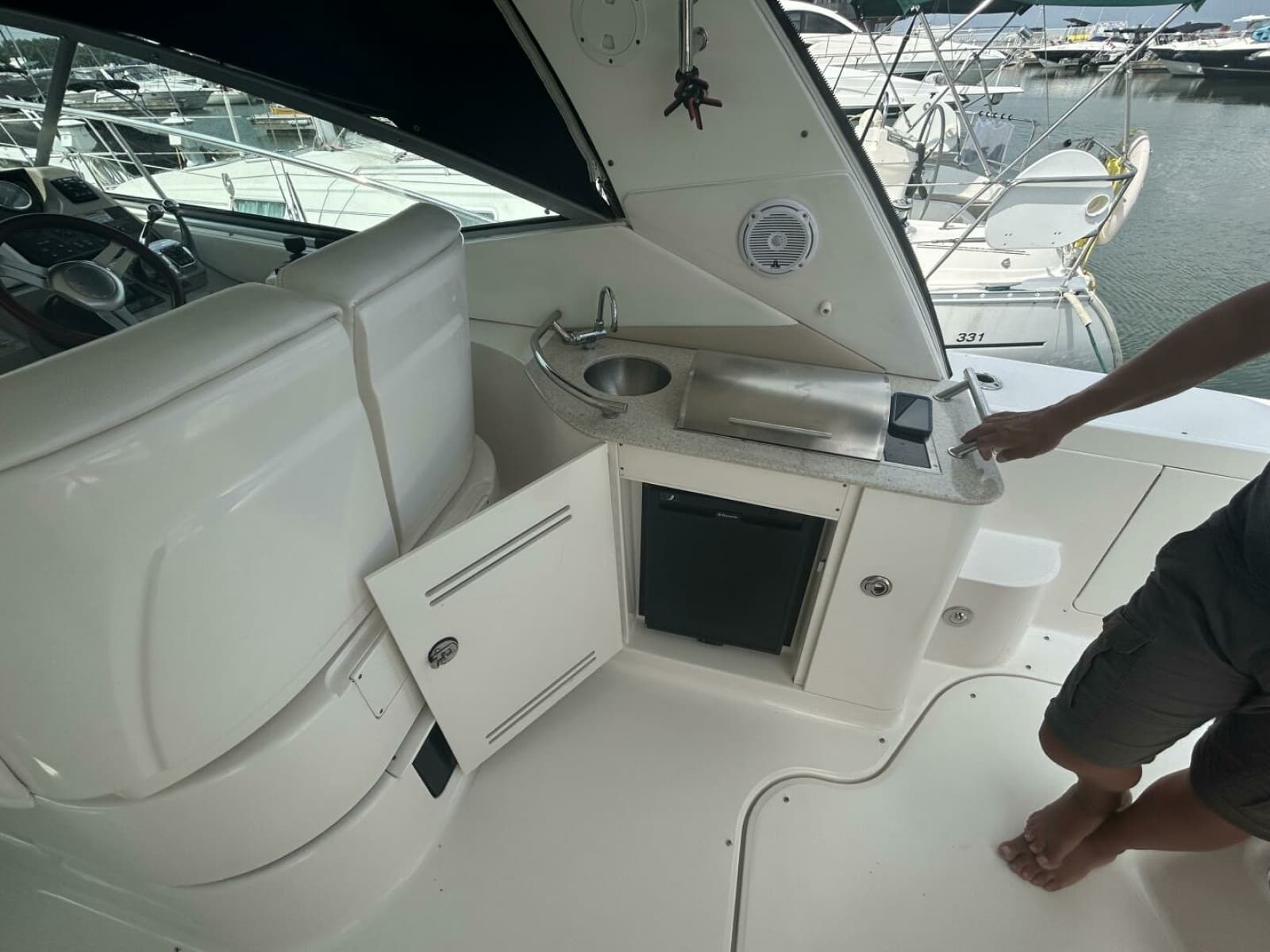 2010 Sea Ray 370 Sundancer - Photo 8